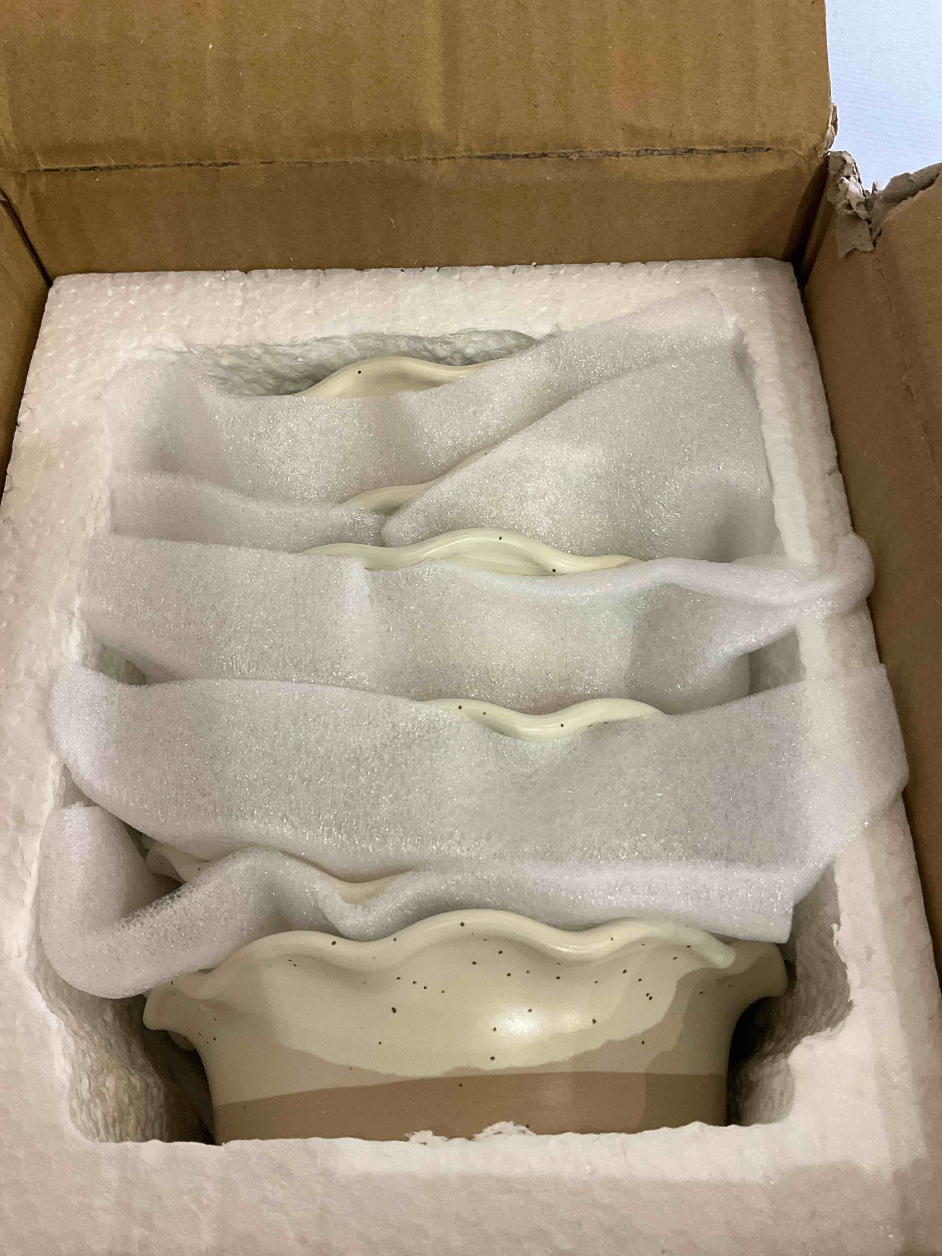 https://s3.amazonaws.com/lotting-images-prod/bidfta/EXS01069038_1706800962544.jpeg