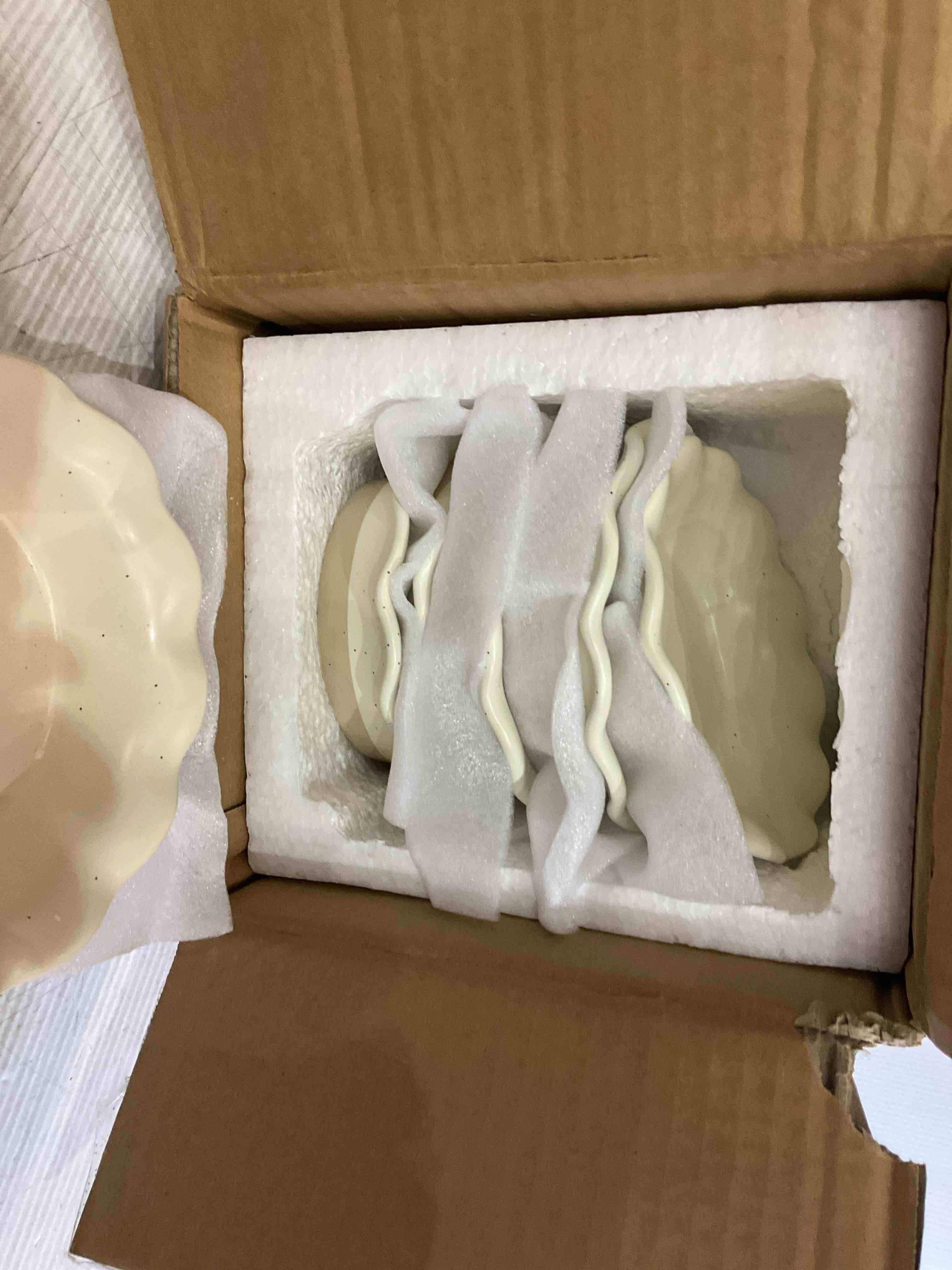 https://s3.amazonaws.com/lotting-images-prod/bidfta/EXS01069038_1706800983718.jpeg