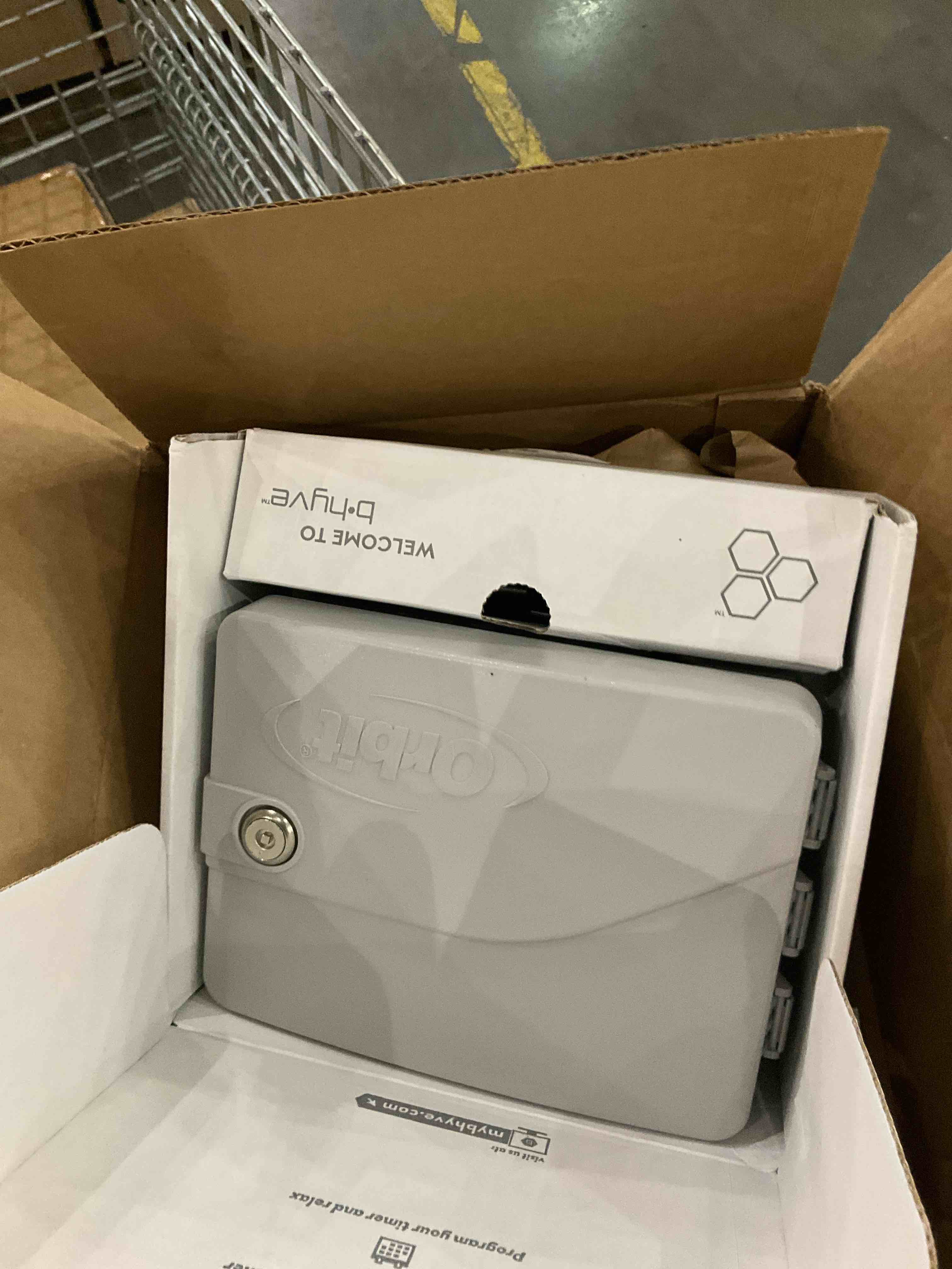 https://s3.amazonaws.com/lotting-images-prod/bidfta/EXS01071032_1726144409154.jpeg