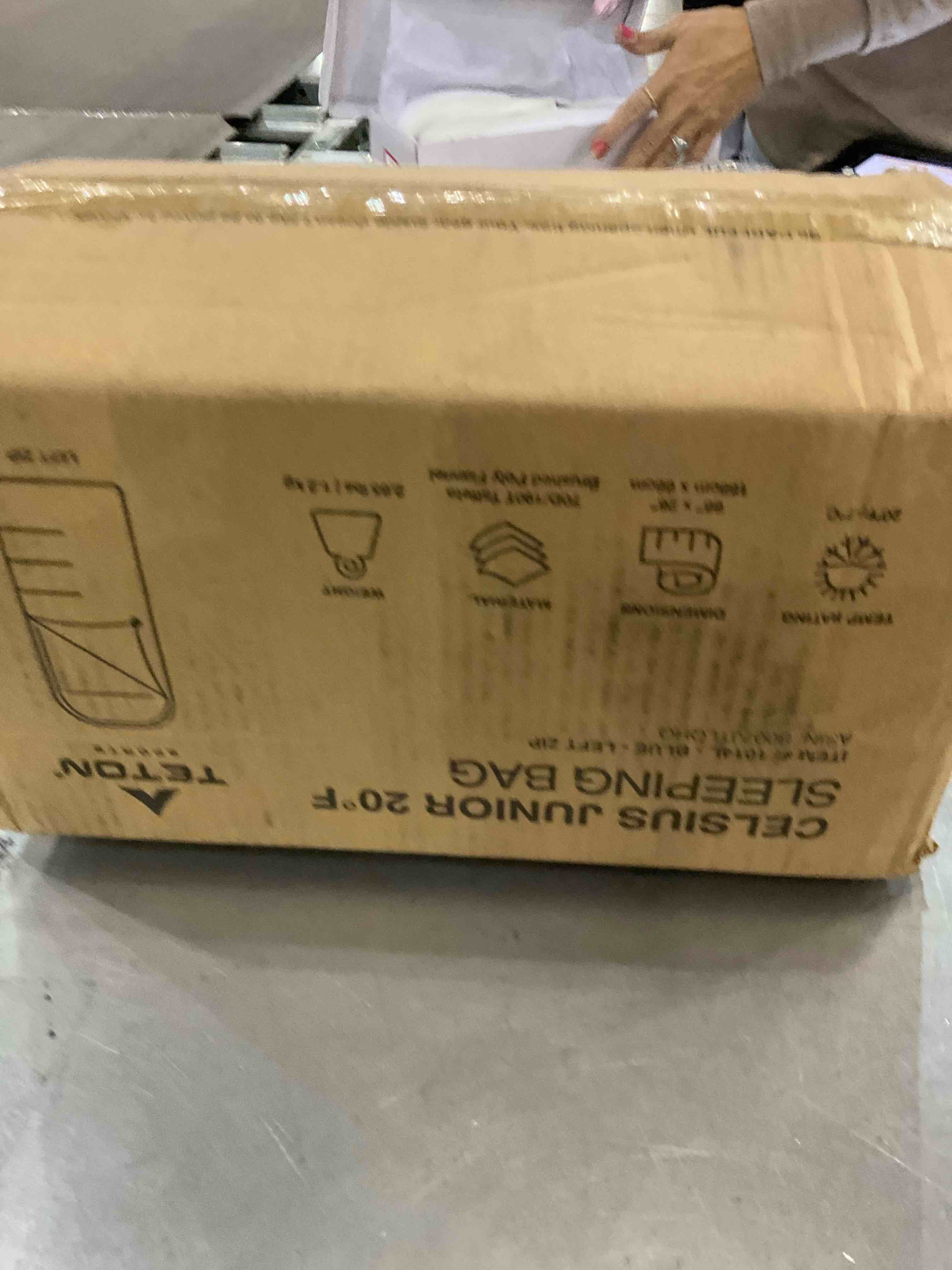 https://s3.amazonaws.com/lotting-images-prod/bidfta/EXS01079653_1706113476125.jpeg
