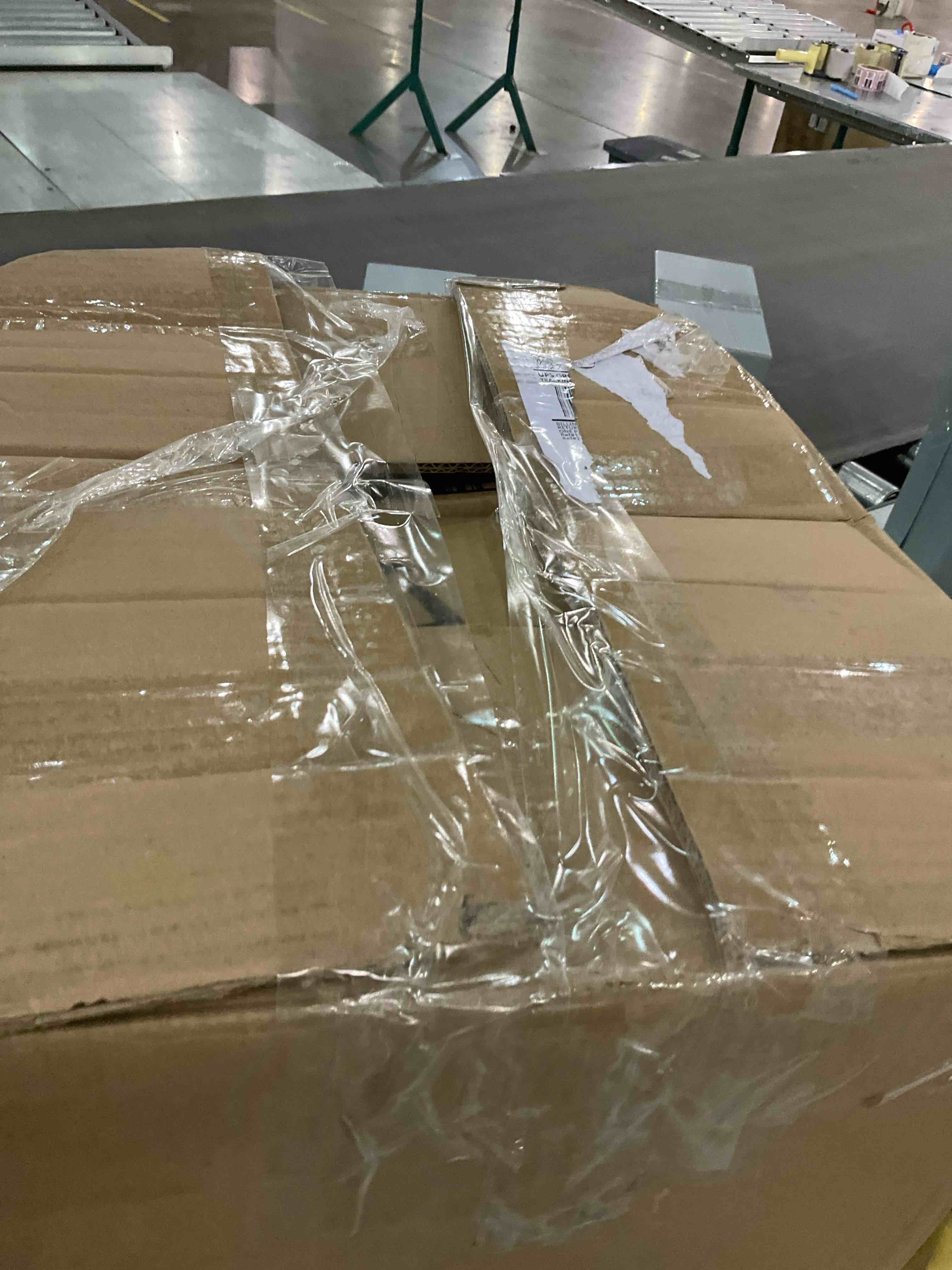 https://s3.amazonaws.com/lotting-images-prod/bidfta/EXS01079730_1706194082052.jpeg