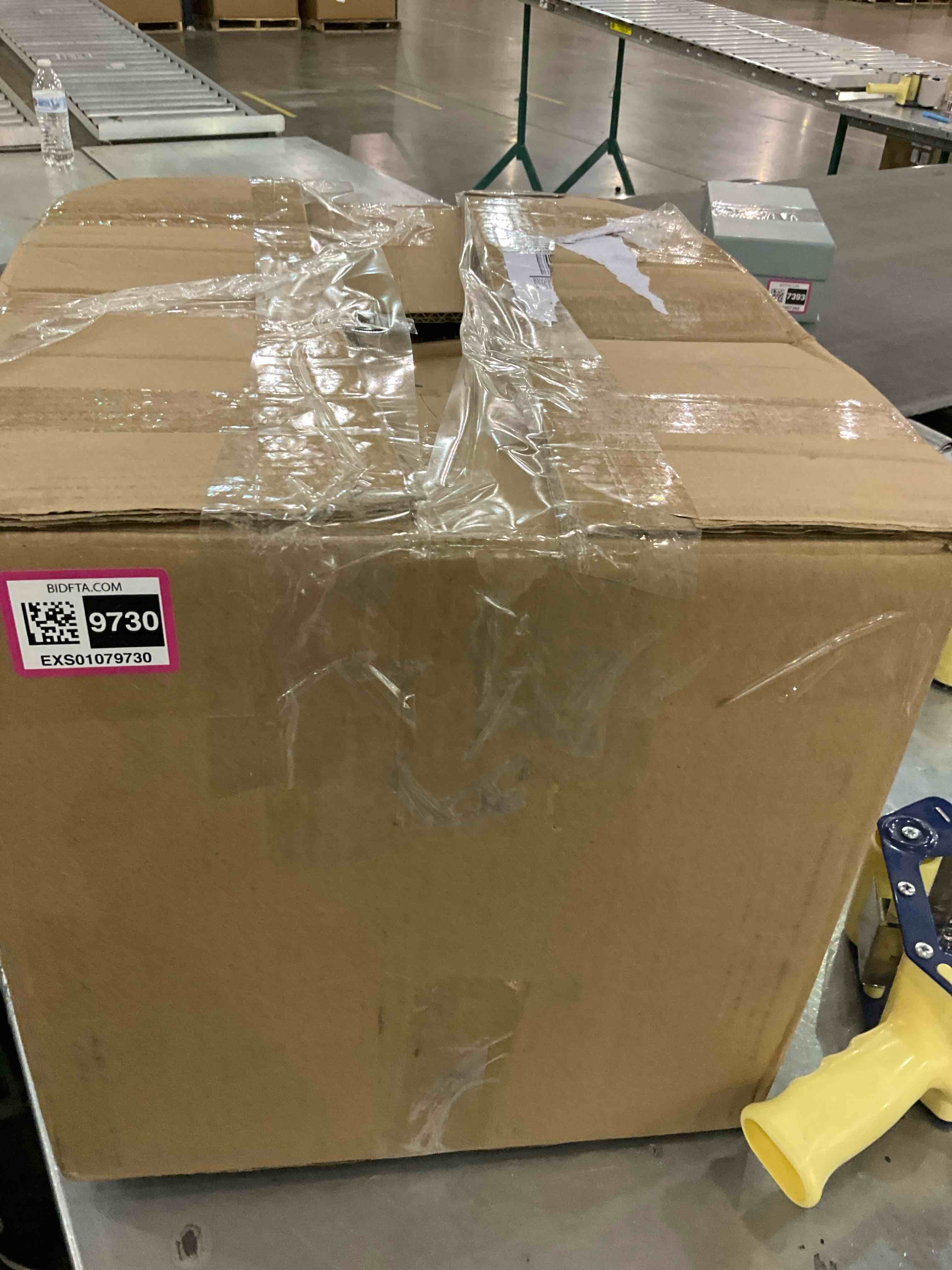 https://s3.amazonaws.com/lotting-images-prod/bidfta/EXS01079730_1706194088960.jpeg