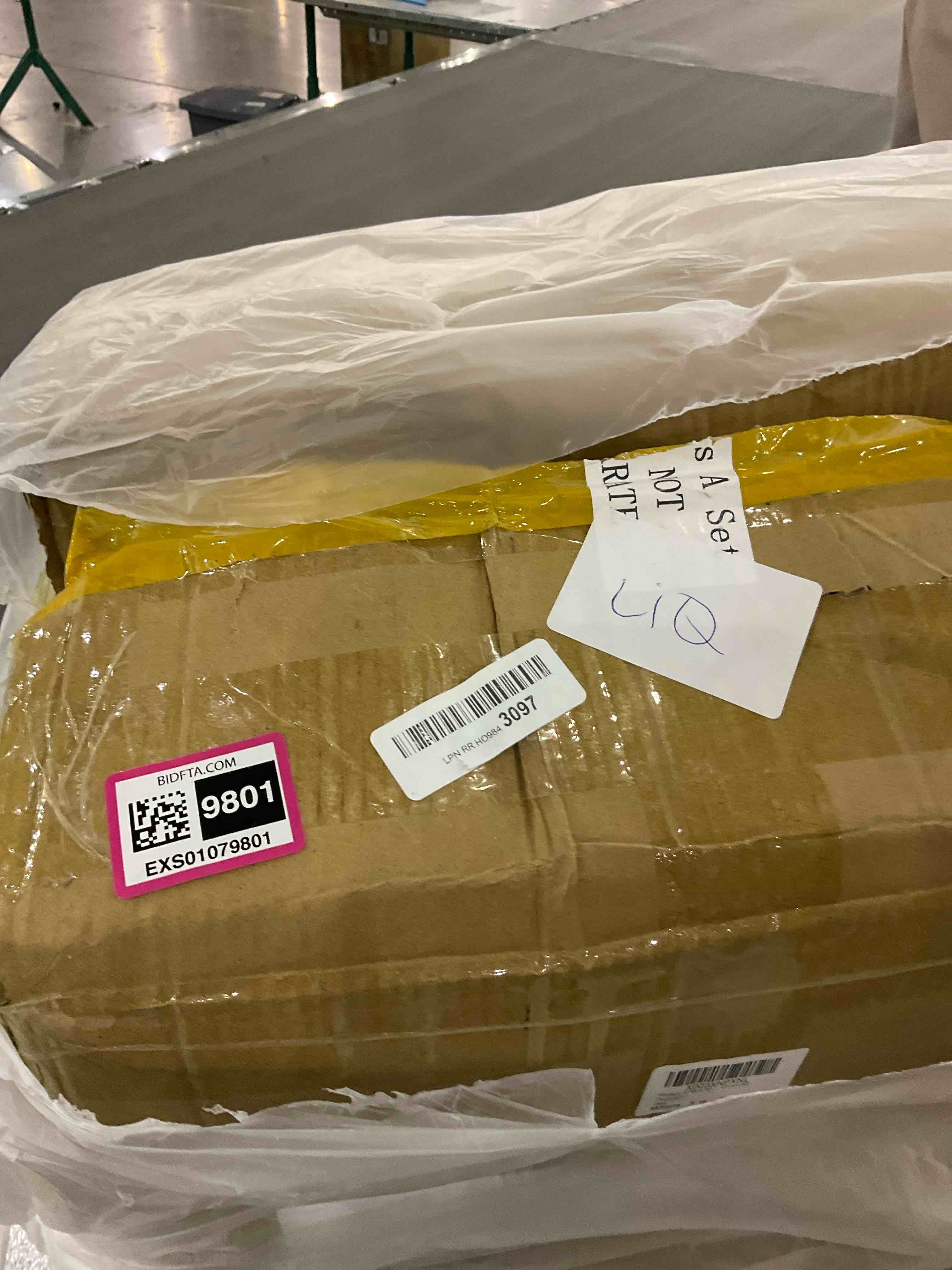 https://s3.amazonaws.com/lotting-images-prod/bidfta/EXS01079801_1706205867442.jpeg