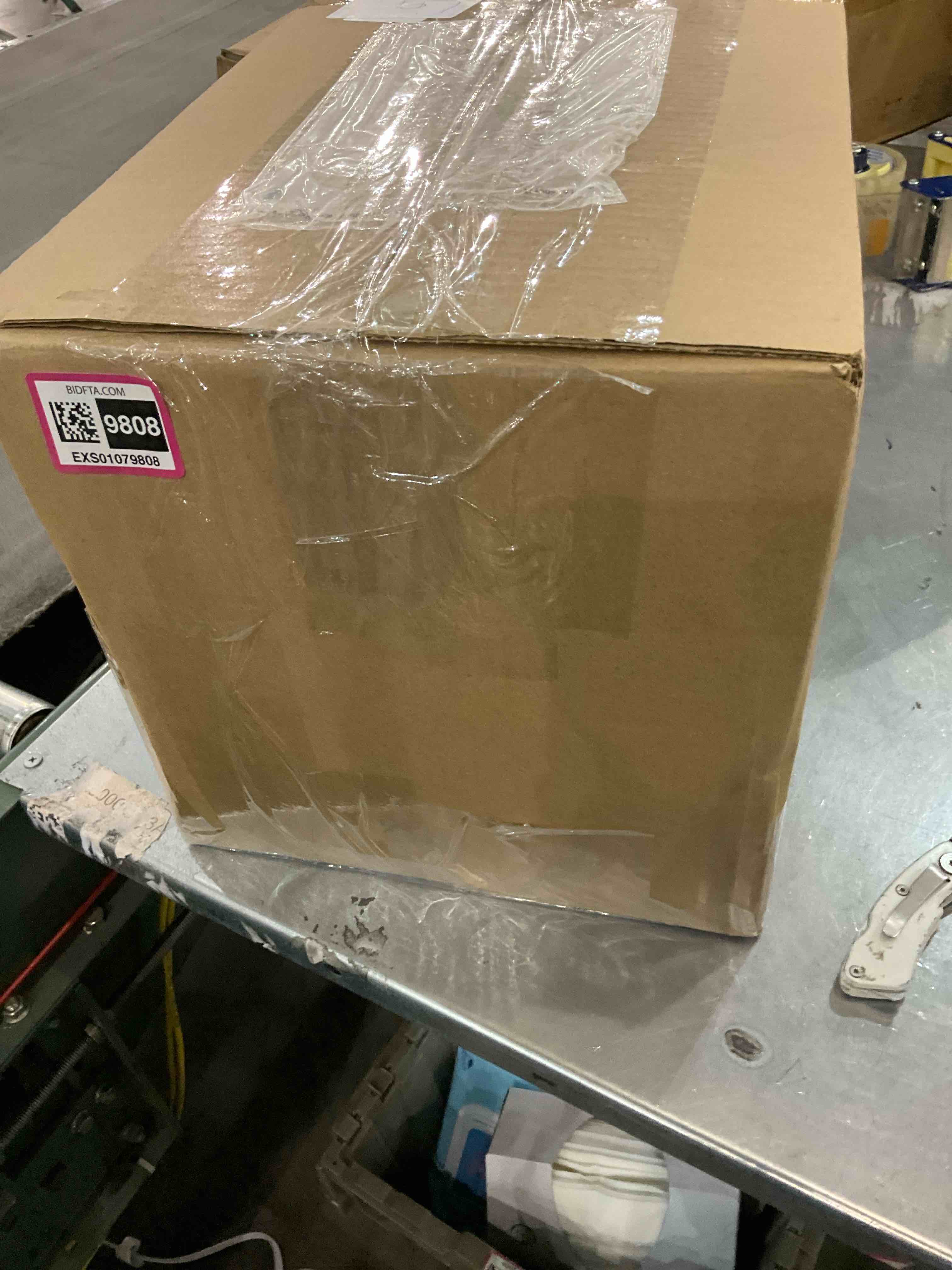 https://s3.amazonaws.com/lotting-images-prod/bidfta/EXS01079808_1706207003169.jpeg