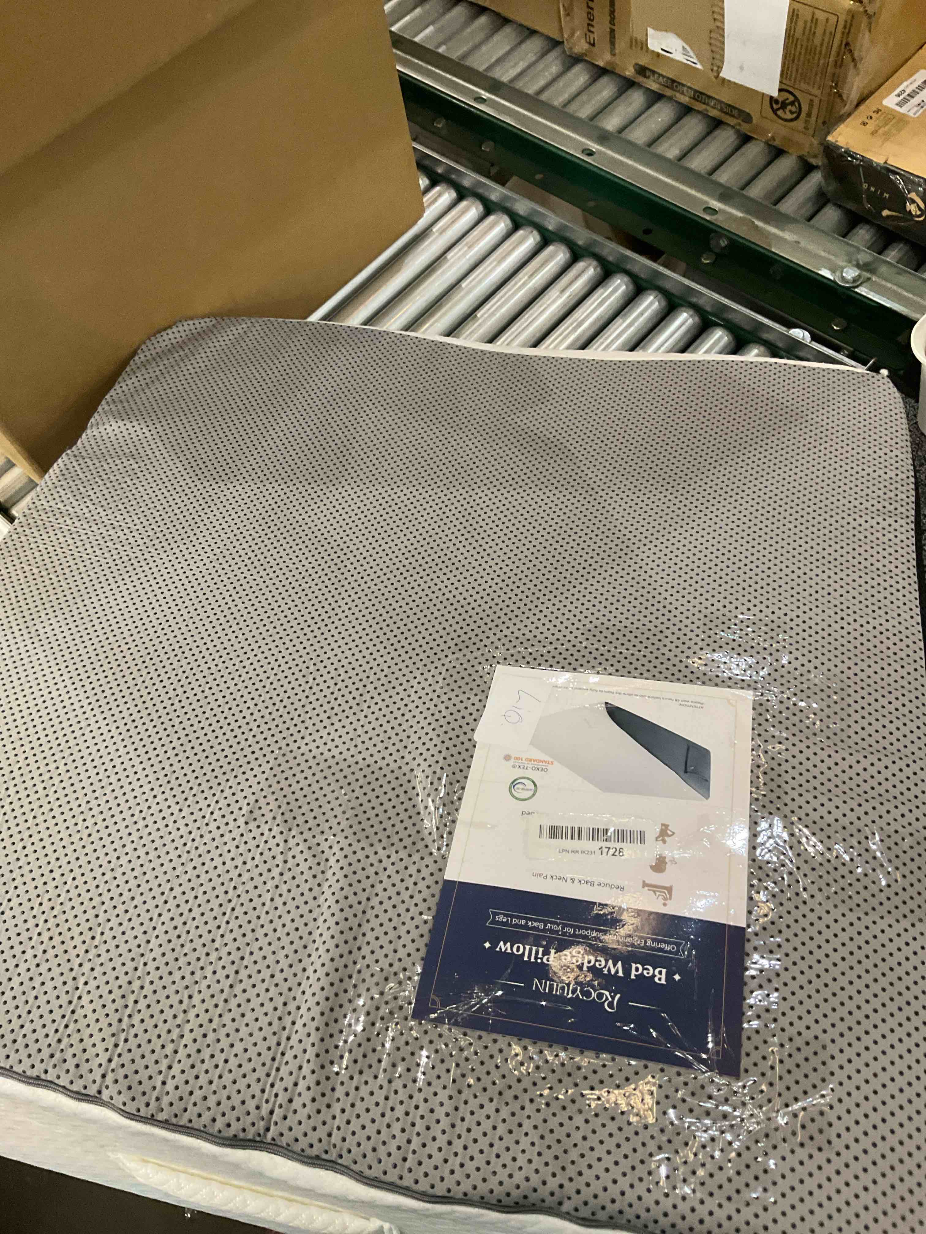 https://s3.amazonaws.com/lotting-images-prod/bidfta/EXS01081246_1708356841920.jpeg