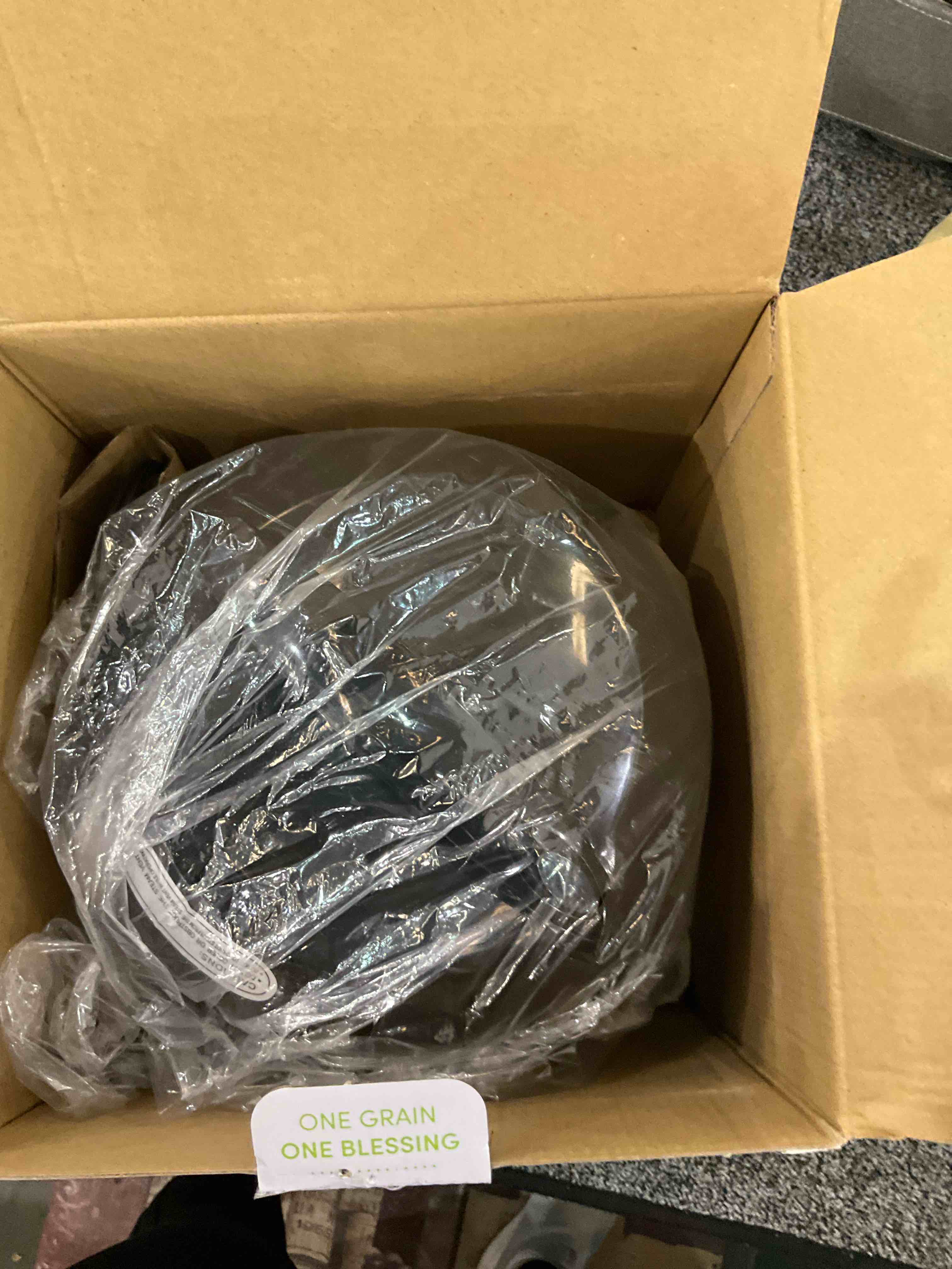 https://s3.amazonaws.com/lotting-images-prod/bidfta/EXS01081248_1708357426831.jpeg