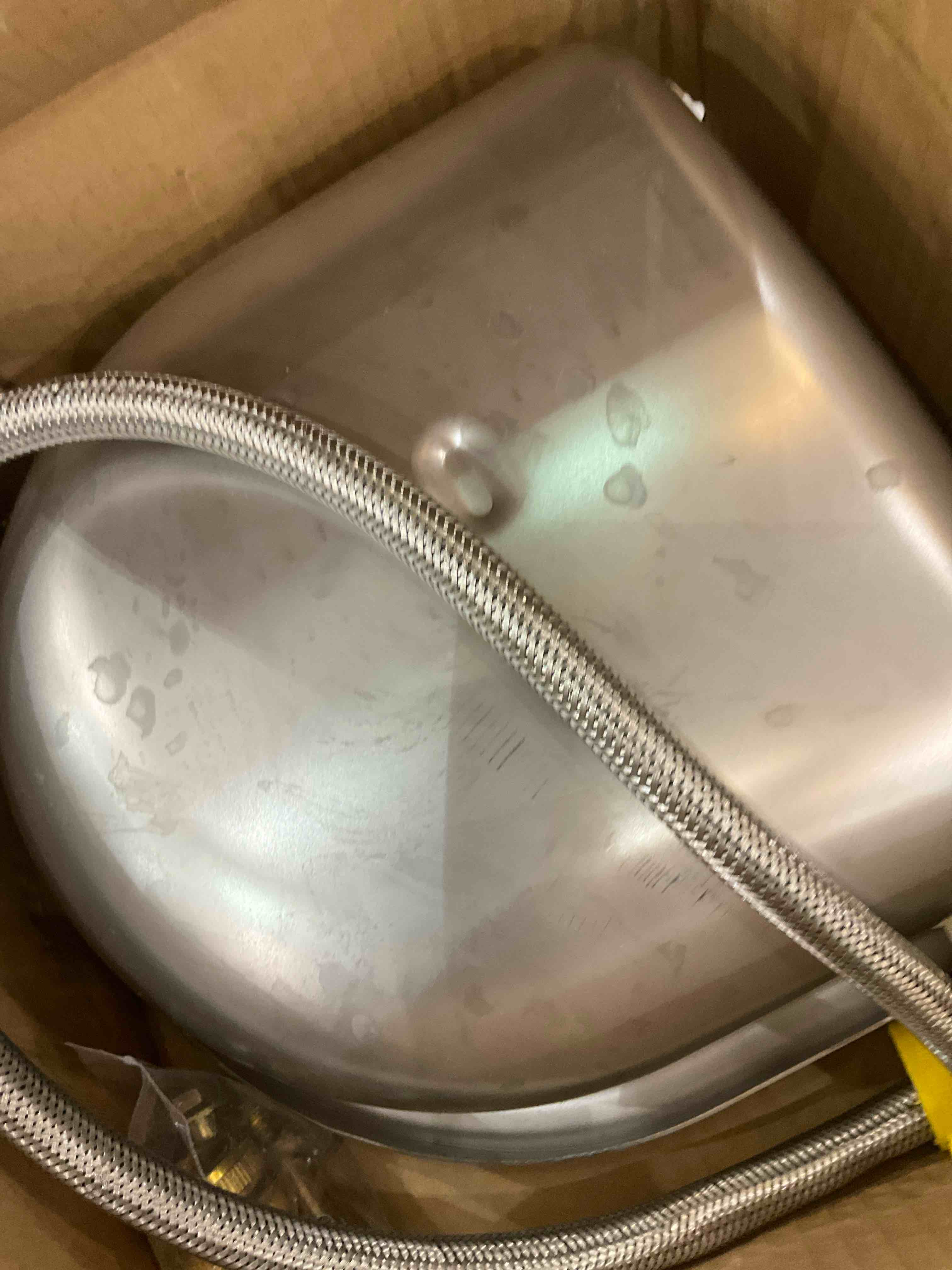 Automatic Animal Drinking Water Bowl with Float Valve, 304 Stainless Steel Automatic Water Bowl Kit Includes Water Bowl, Water Pipe, 2 Float Valves, Quick Connector Adapter and Countersunk Bolts.