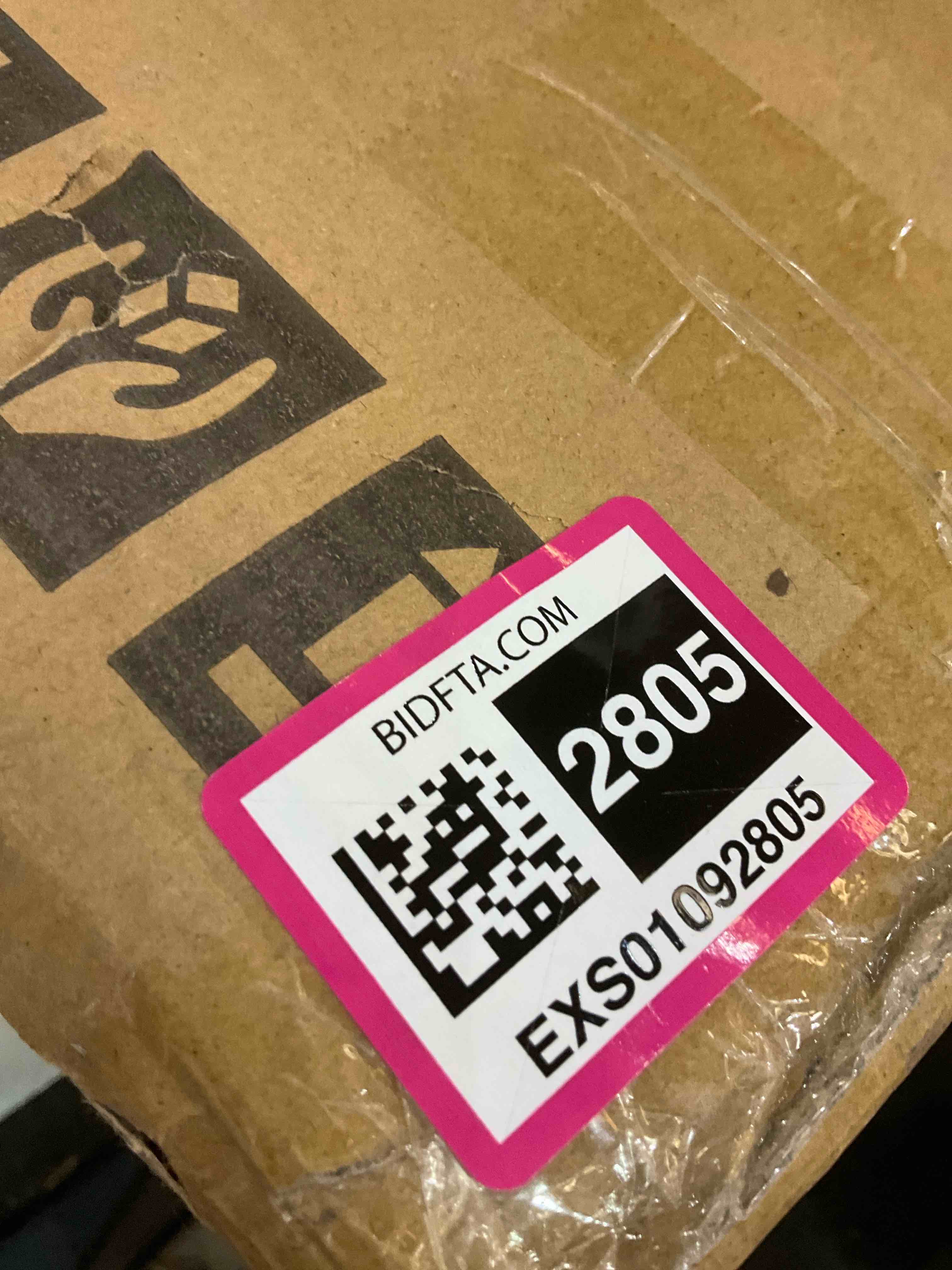 https://s3.amazonaws.com/lotting-images-prod/bidfta/EXS01092805_1708538996399.jpeg