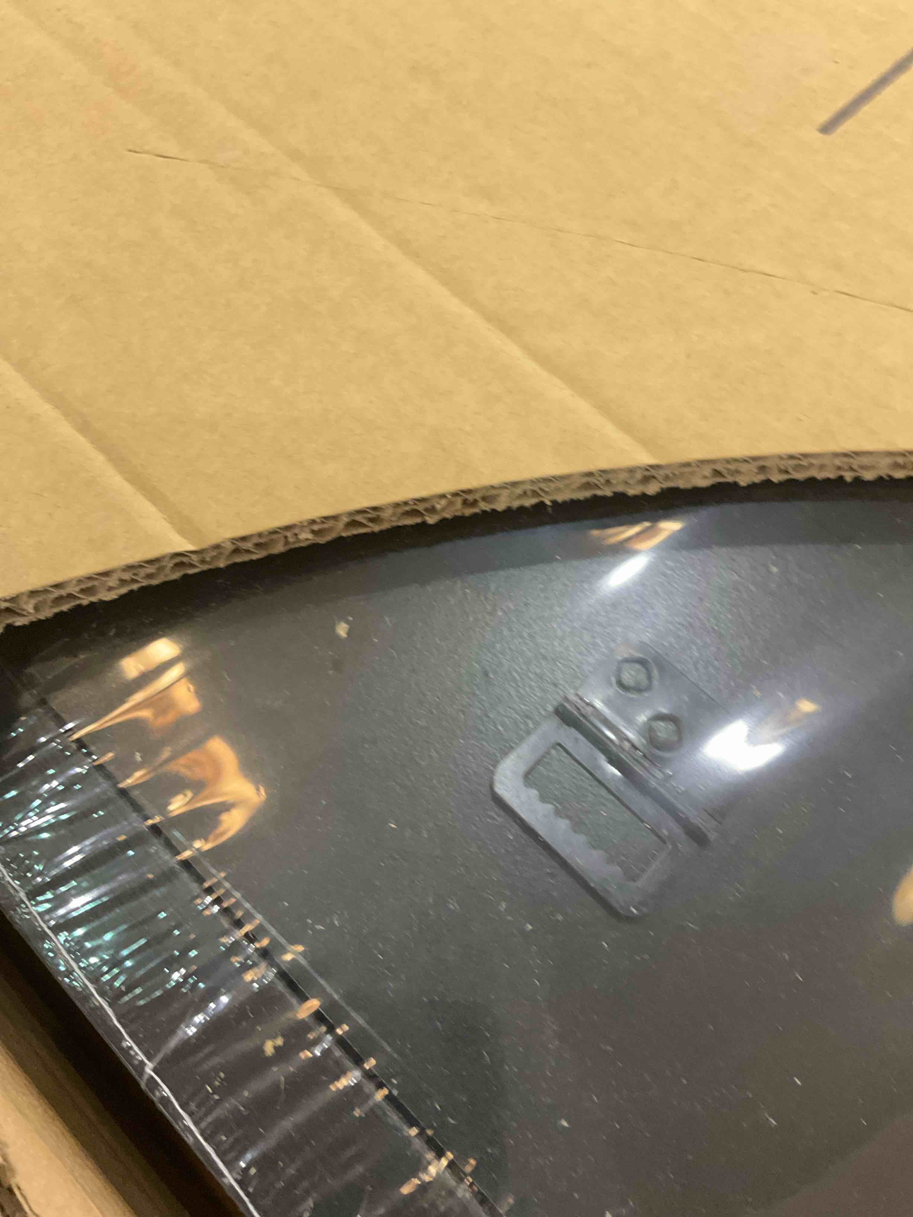 https://s3.amazonaws.com/lotting-images-prod/bidfta/EXS01092826_1708545417390.jpeg