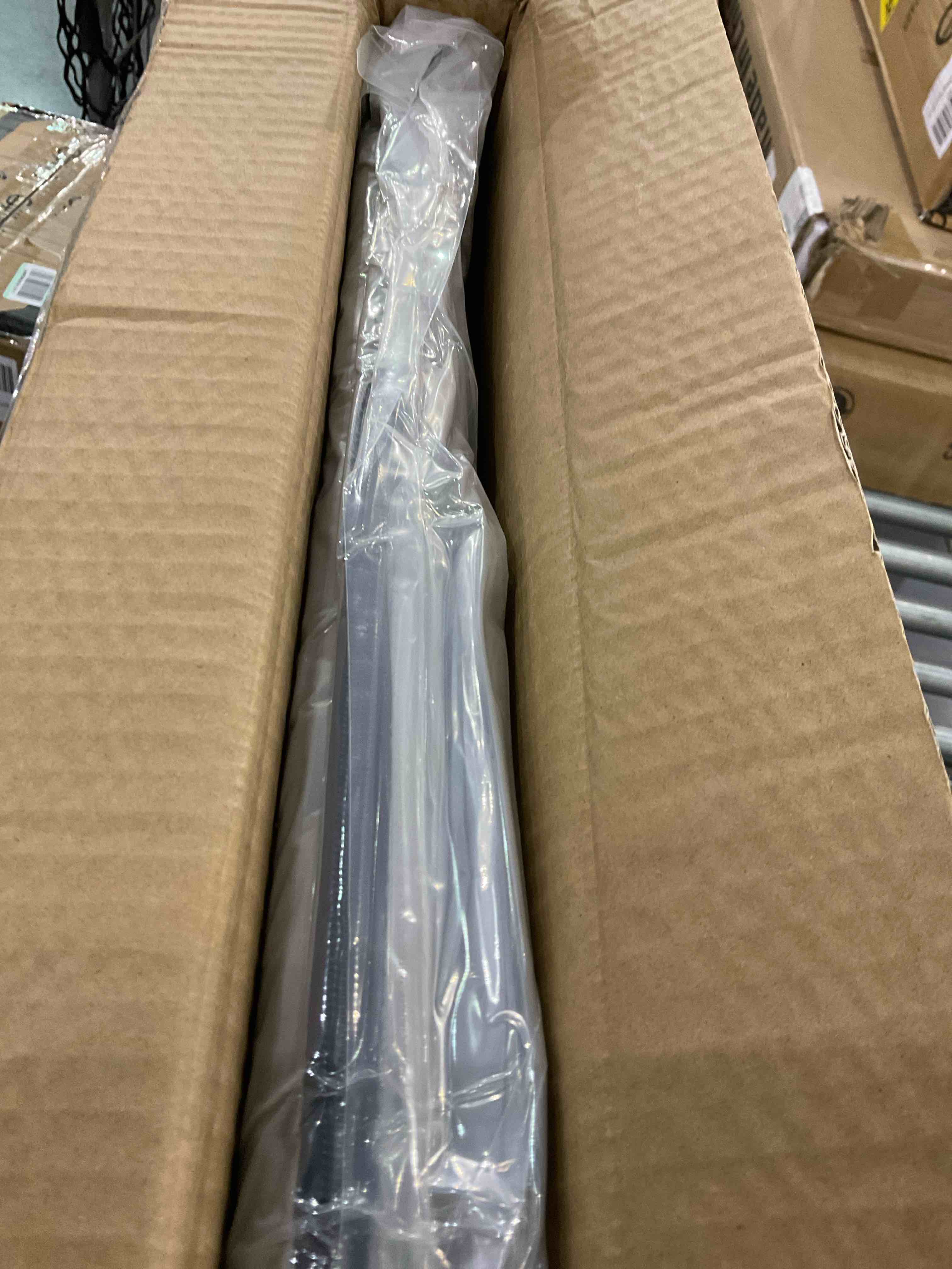 https://s3.amazonaws.com/lotting-images-prod/bidfta/EXS01103571_1706186783054.jpeg