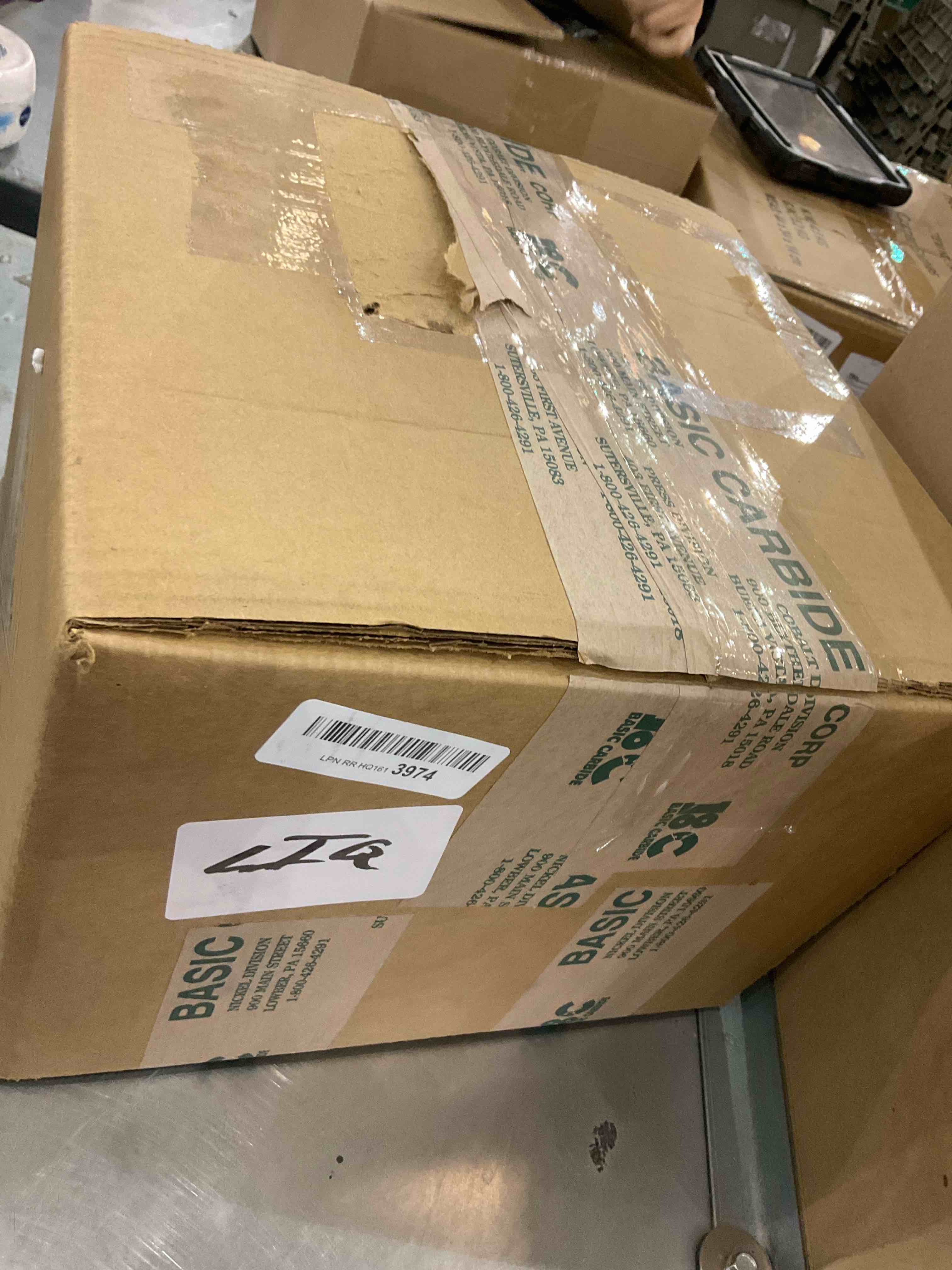 https://s3.amazonaws.com/lotting-images-prod/bidfta/EXS01106202_1707144644884.jpeg