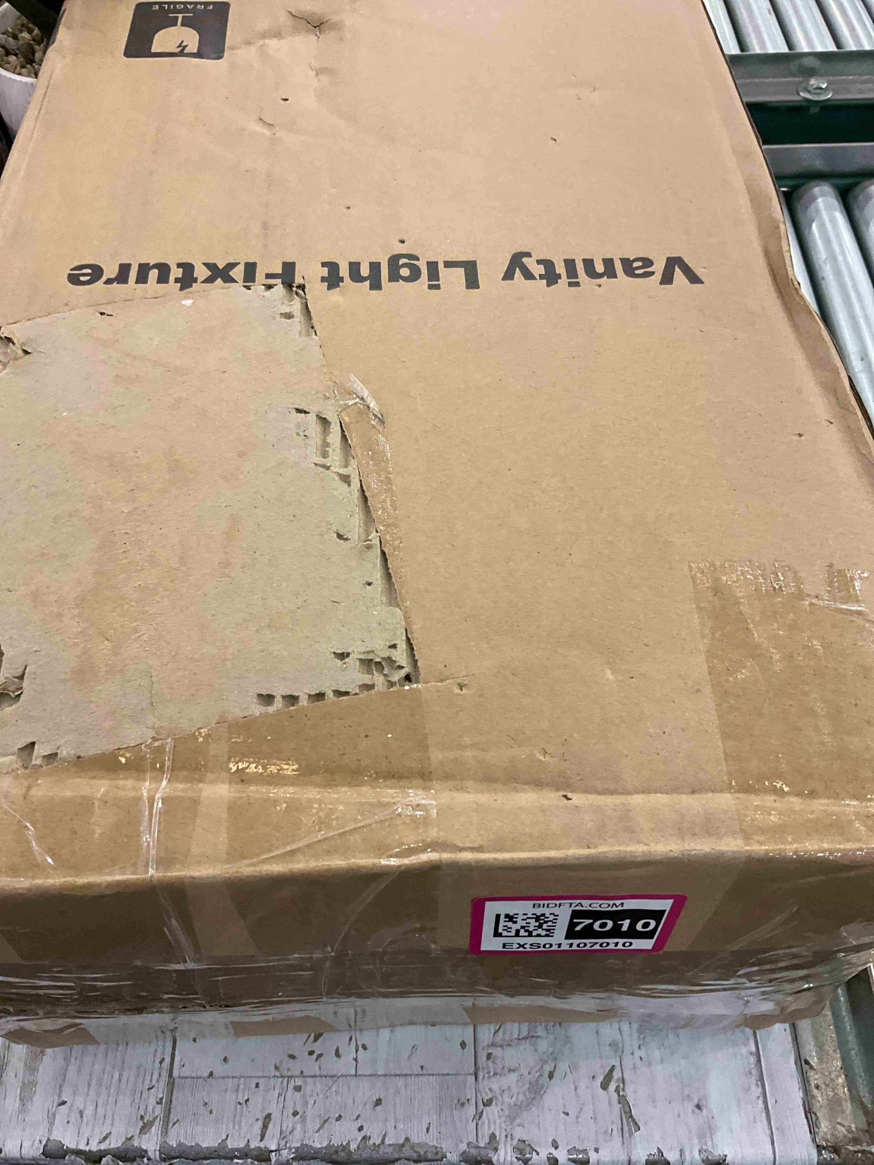 https://s3.amazonaws.com/lotting-images-prod/bidfta/EXS01107010_1707144971915.jpeg
