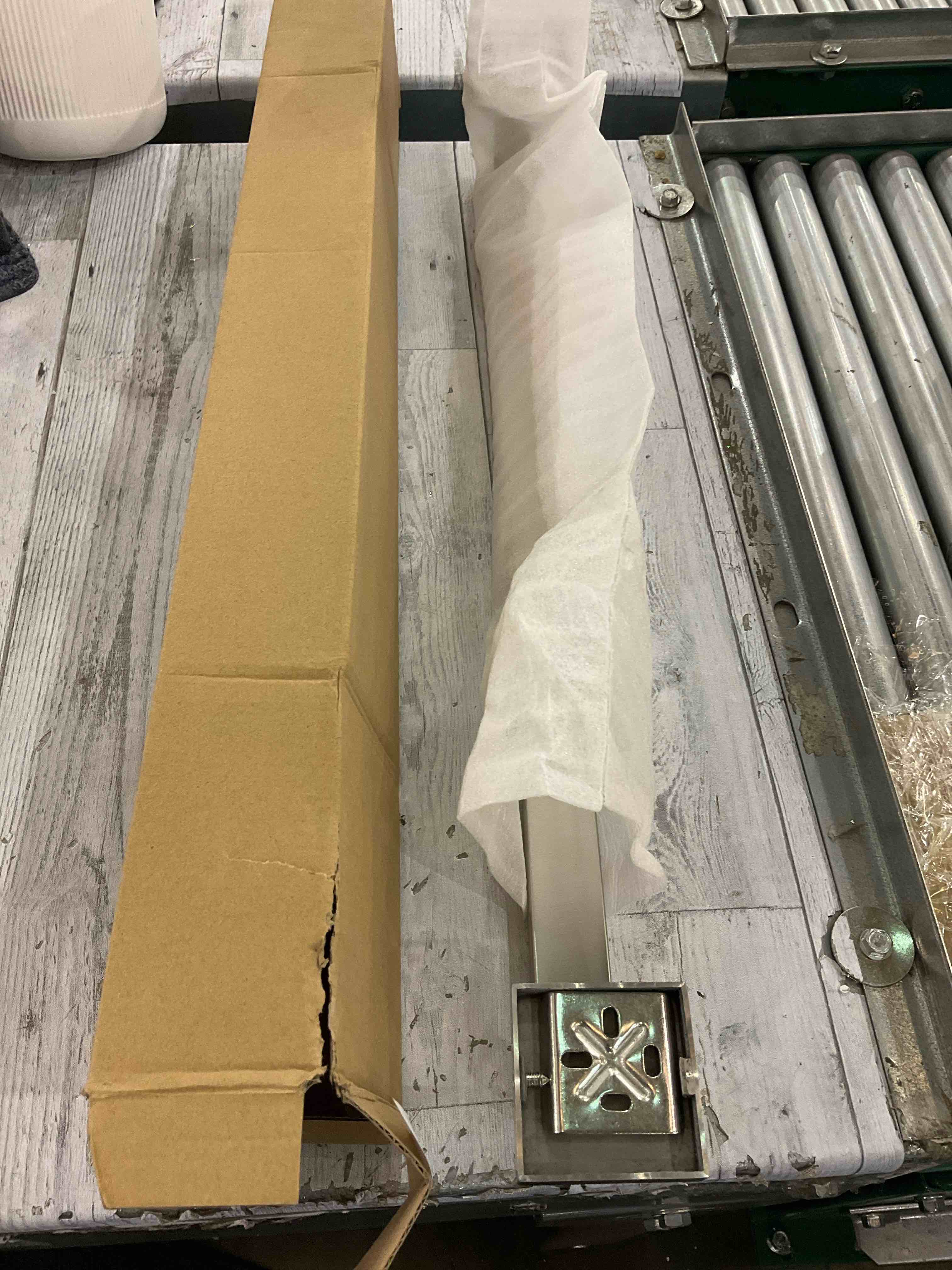 https://s3.amazonaws.com/lotting-images-prod/bidfta/EXS01107021_1707147077081.jpeg