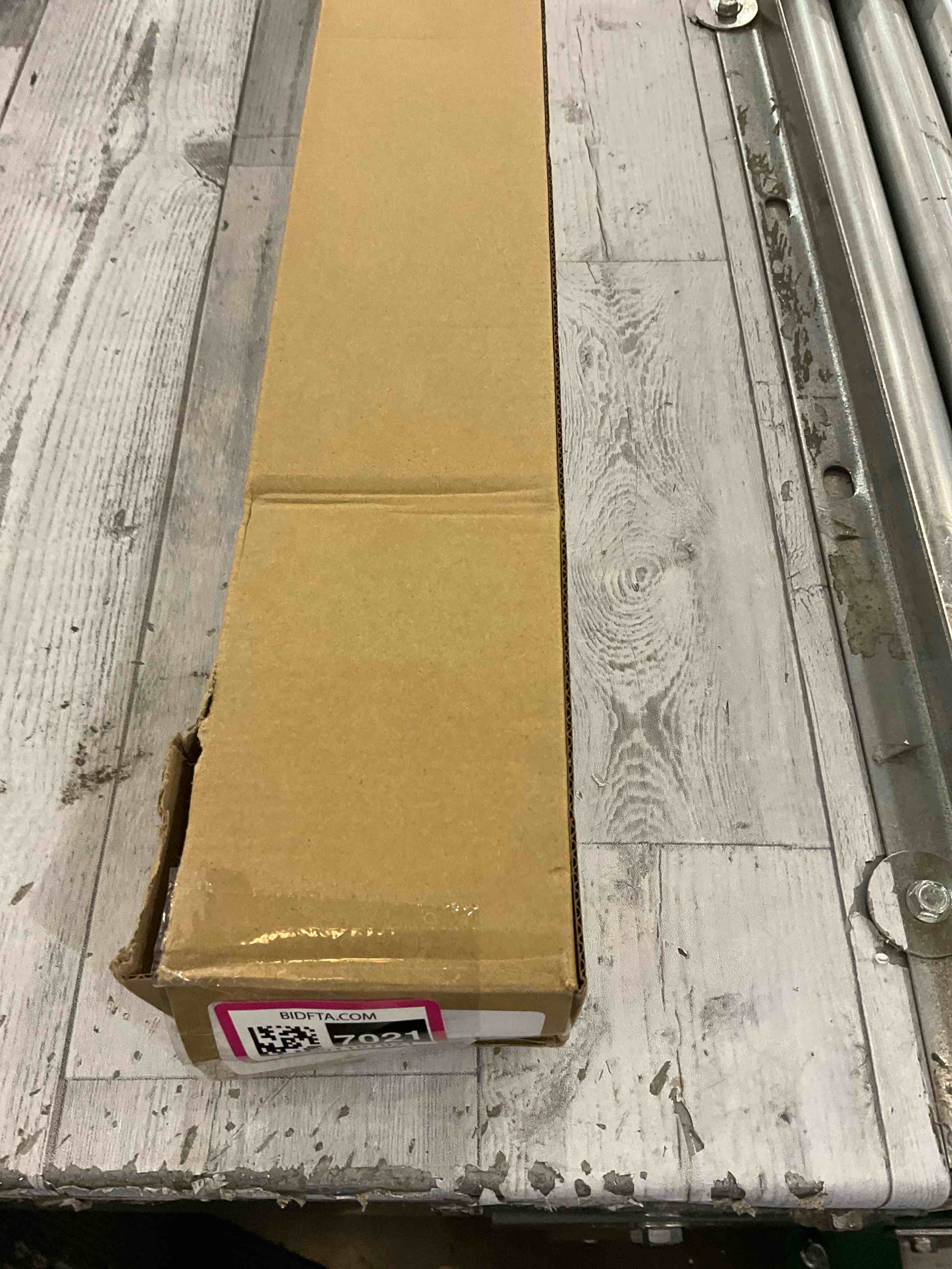 https://s3.amazonaws.com/lotting-images-prod/bidfta/EXS01107021_1707147147617.jpeg