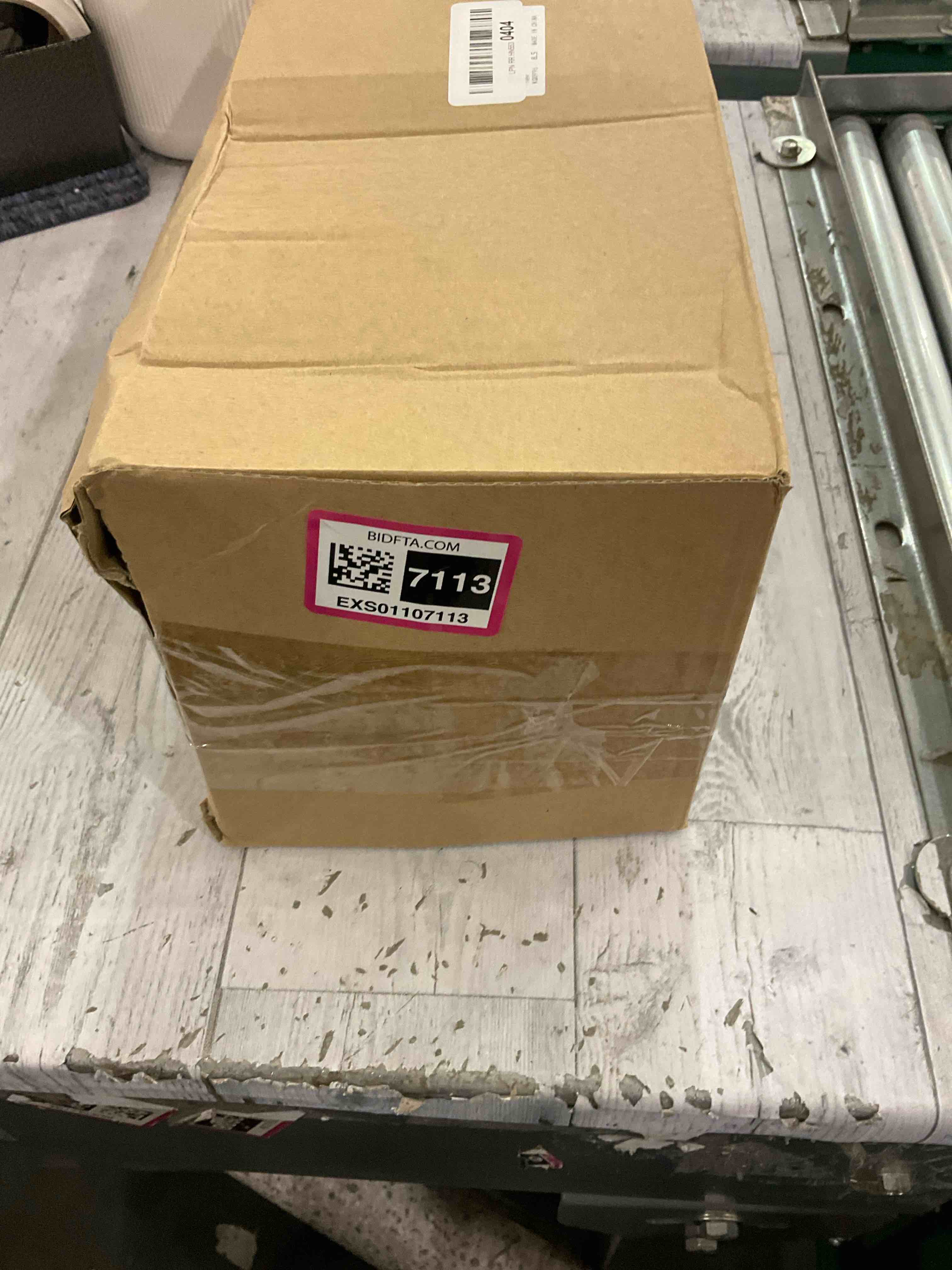 https://s3.amazonaws.com/lotting-images-prod/bidfta/EXS01107113_1707231016858.jpeg