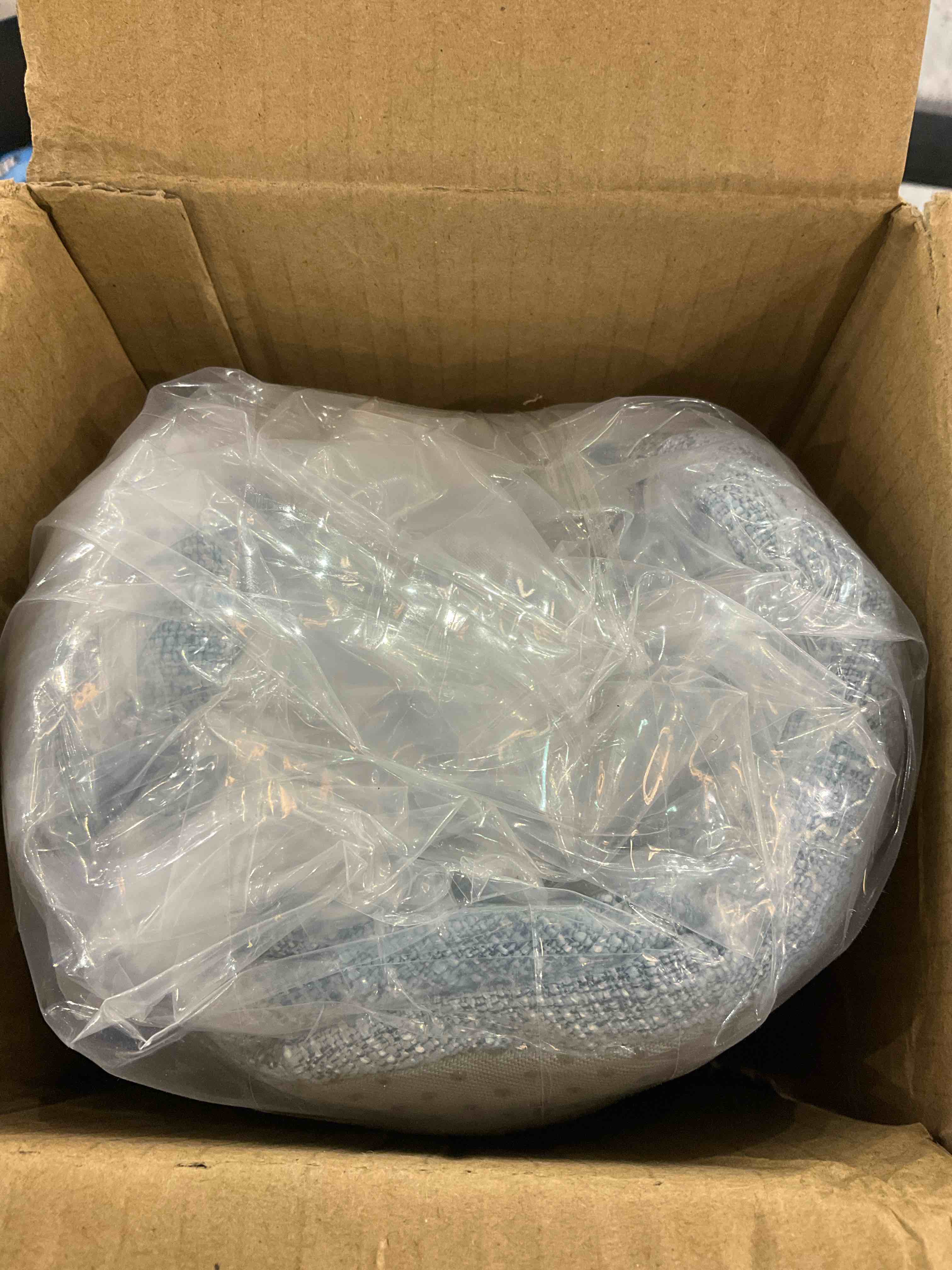 https://s3.amazonaws.com/lotting-images-prod/bidfta/EXS01107138_1707235400219.jpeg