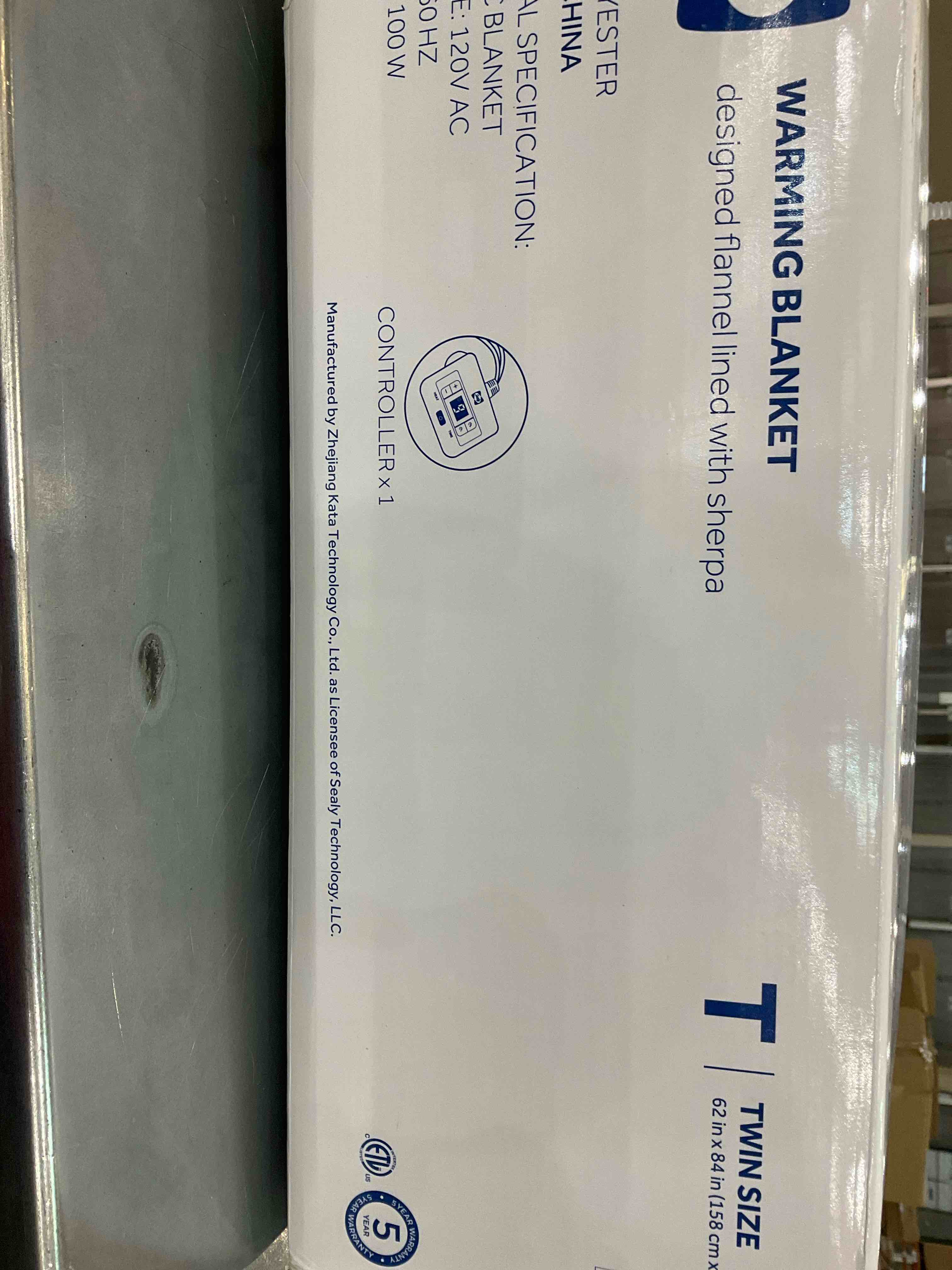 https://s3.amazonaws.com/lotting-images-prod/bidfta/EXS01107604_1708441687856.jpeg