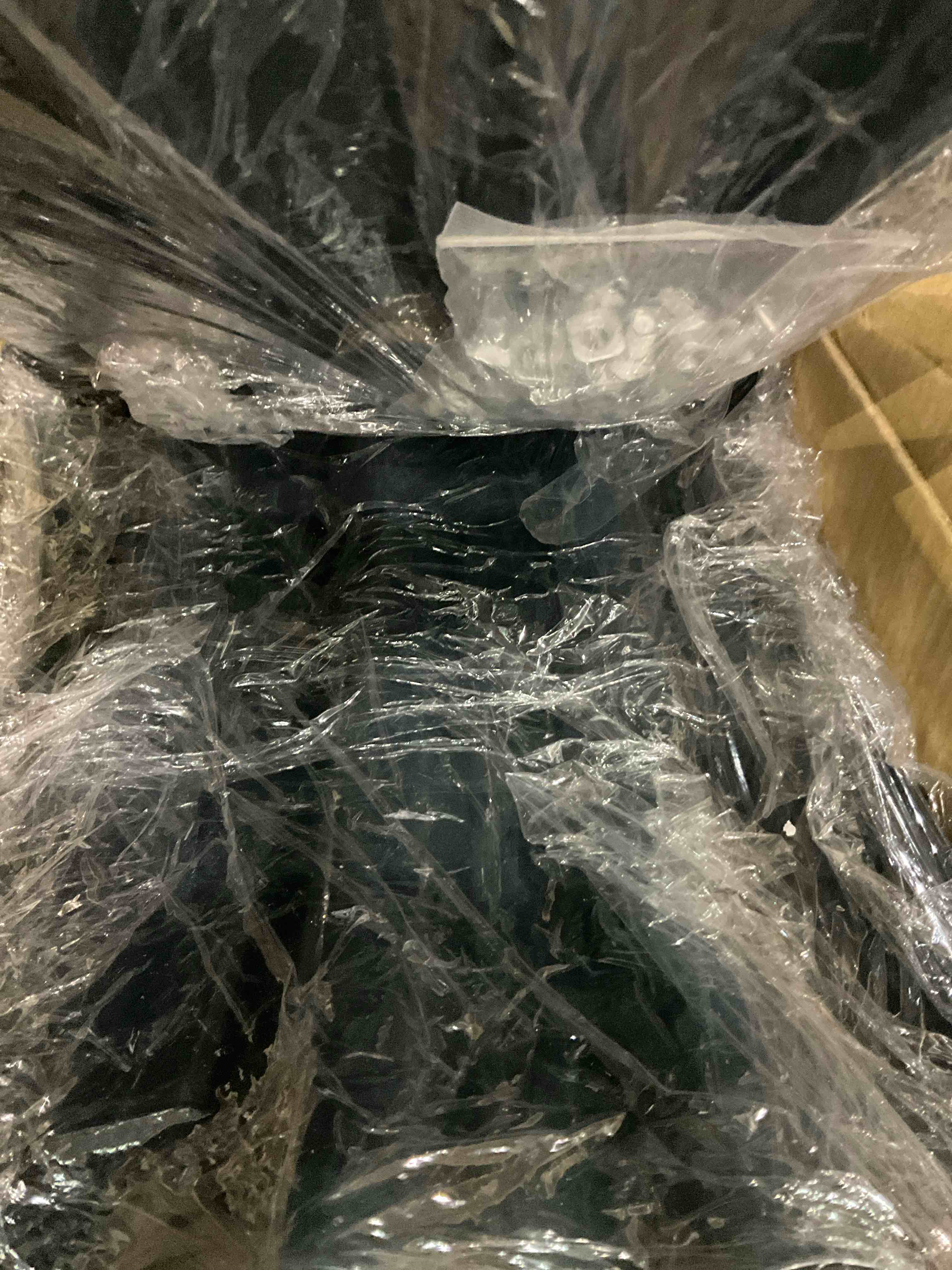 https://s3.amazonaws.com/lotting-images-prod/bidfta/EXS01108346_1708087267918.jpeg