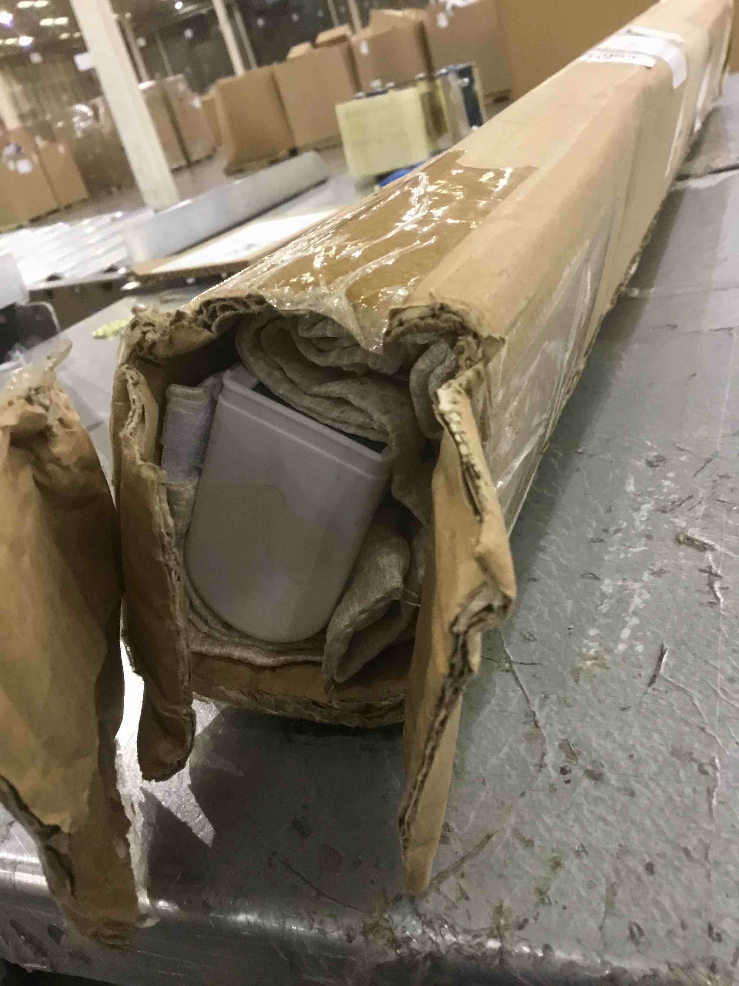 https://s3.amazonaws.com/lotting-images-prod/bidfta/EXS01110224_1706042487955.jpeg