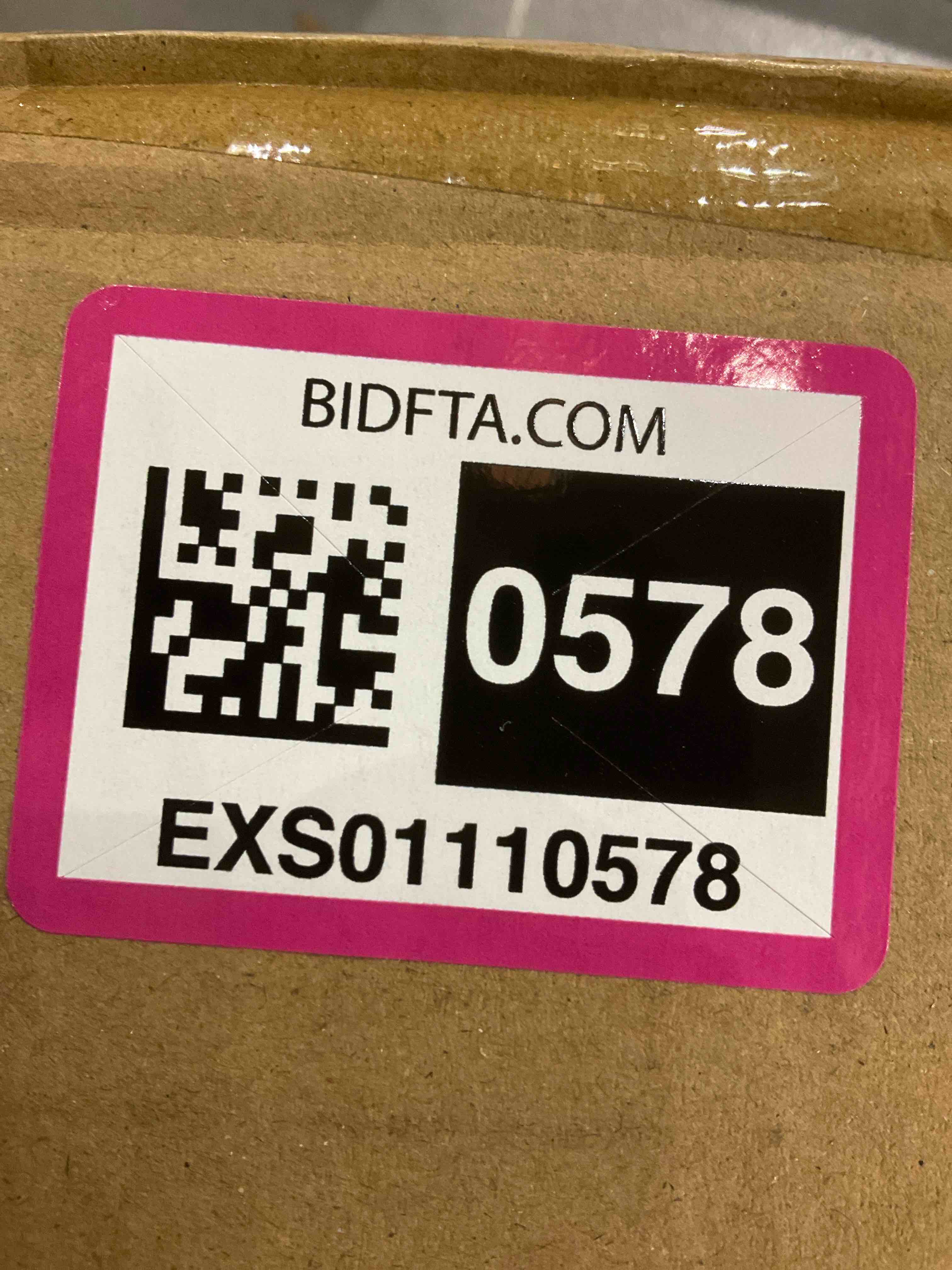 https://s3.amazonaws.com/lotting-images-prod/bidfta/EXS01110578_1704984036877.jpeg