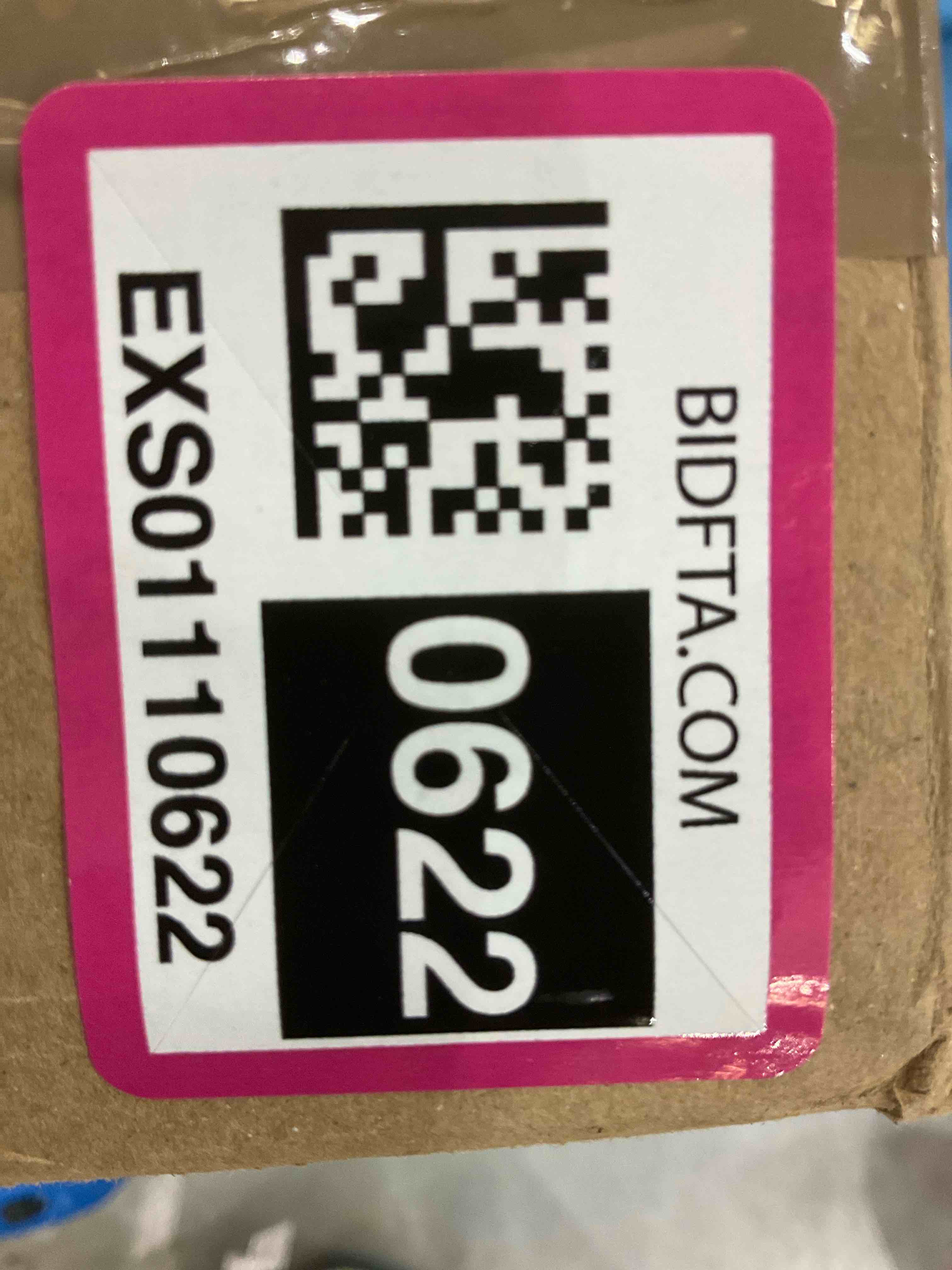 https://s3.amazonaws.com/lotting-images-prod/bidfta/EXS01110622_1704996110492.jpeg