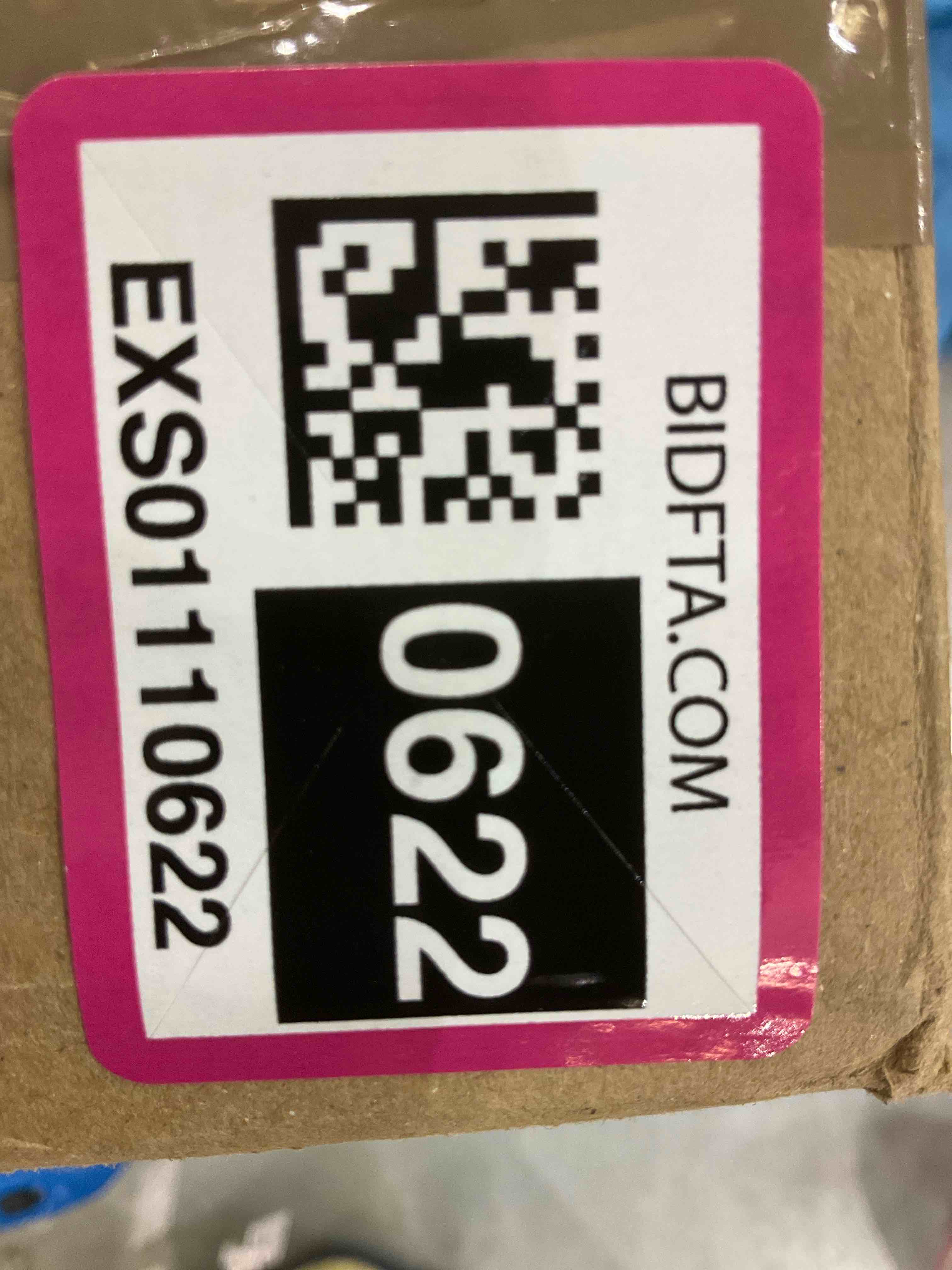 https://s3.amazonaws.com/lotting-images-prod/bidfta/EXS01110622_1704996111507.jpeg