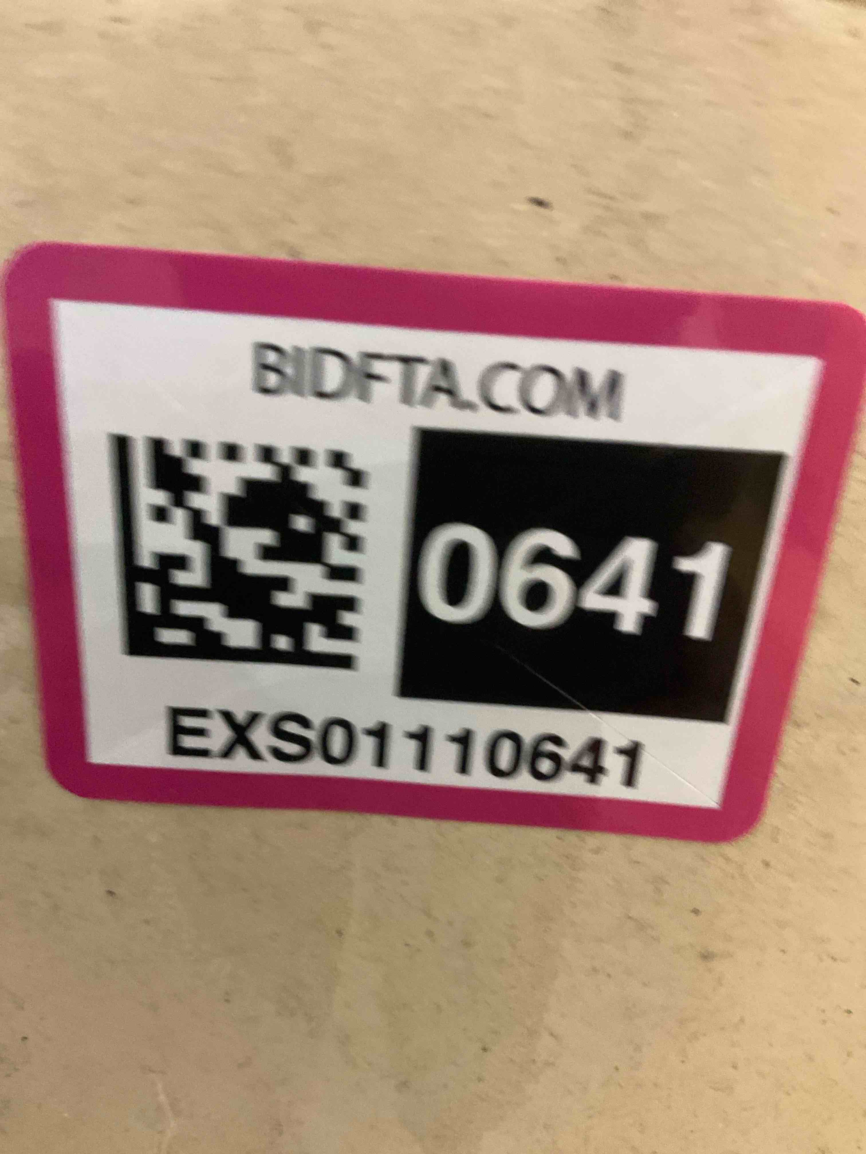https://s3.amazonaws.com/lotting-images-prod/bidfta/EXS01110641_1704998728529.jpeg