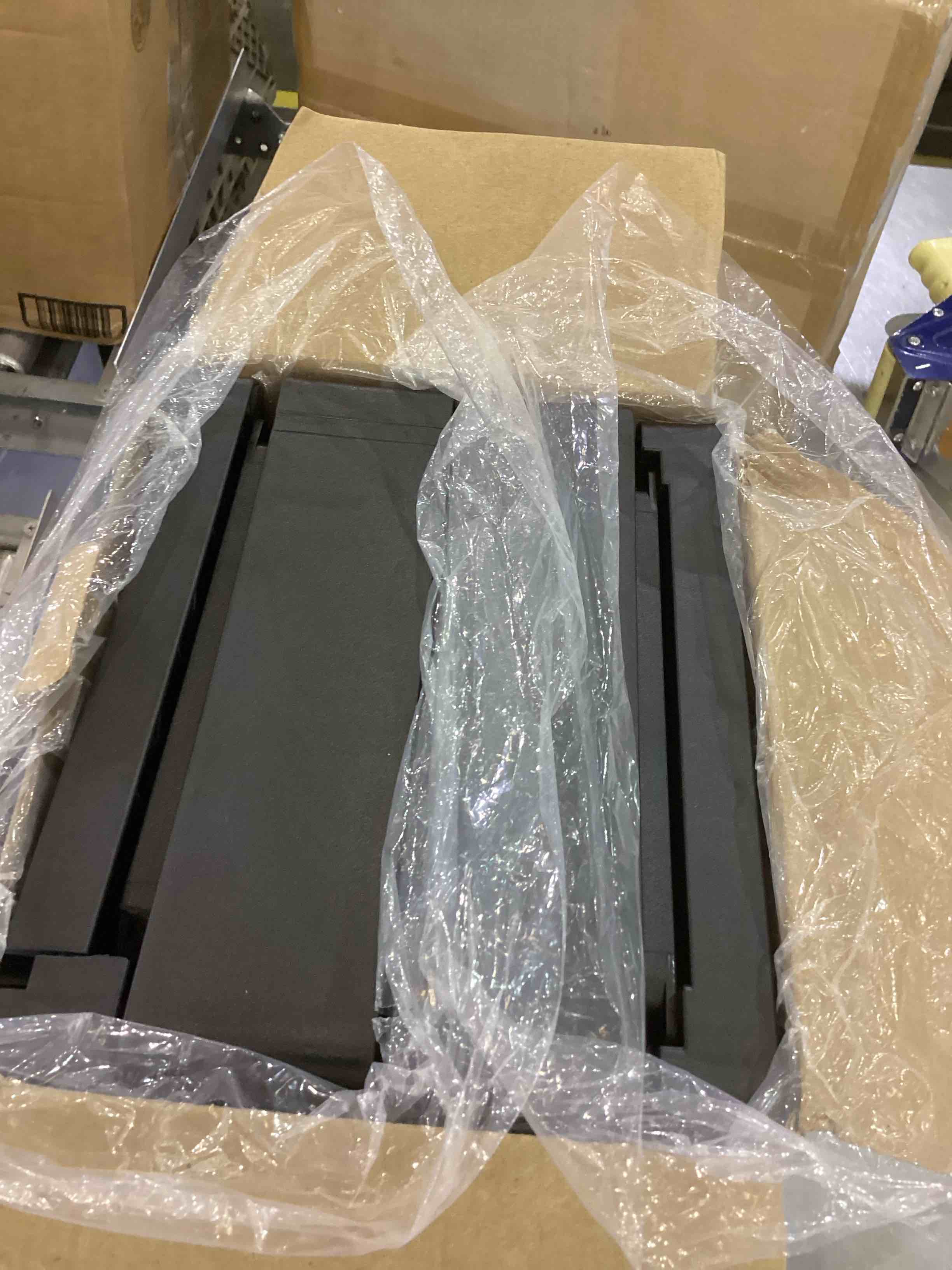 https://s3.amazonaws.com/lotting-images-prod/bidfta/EXS01111504_1704987295138.jpeg