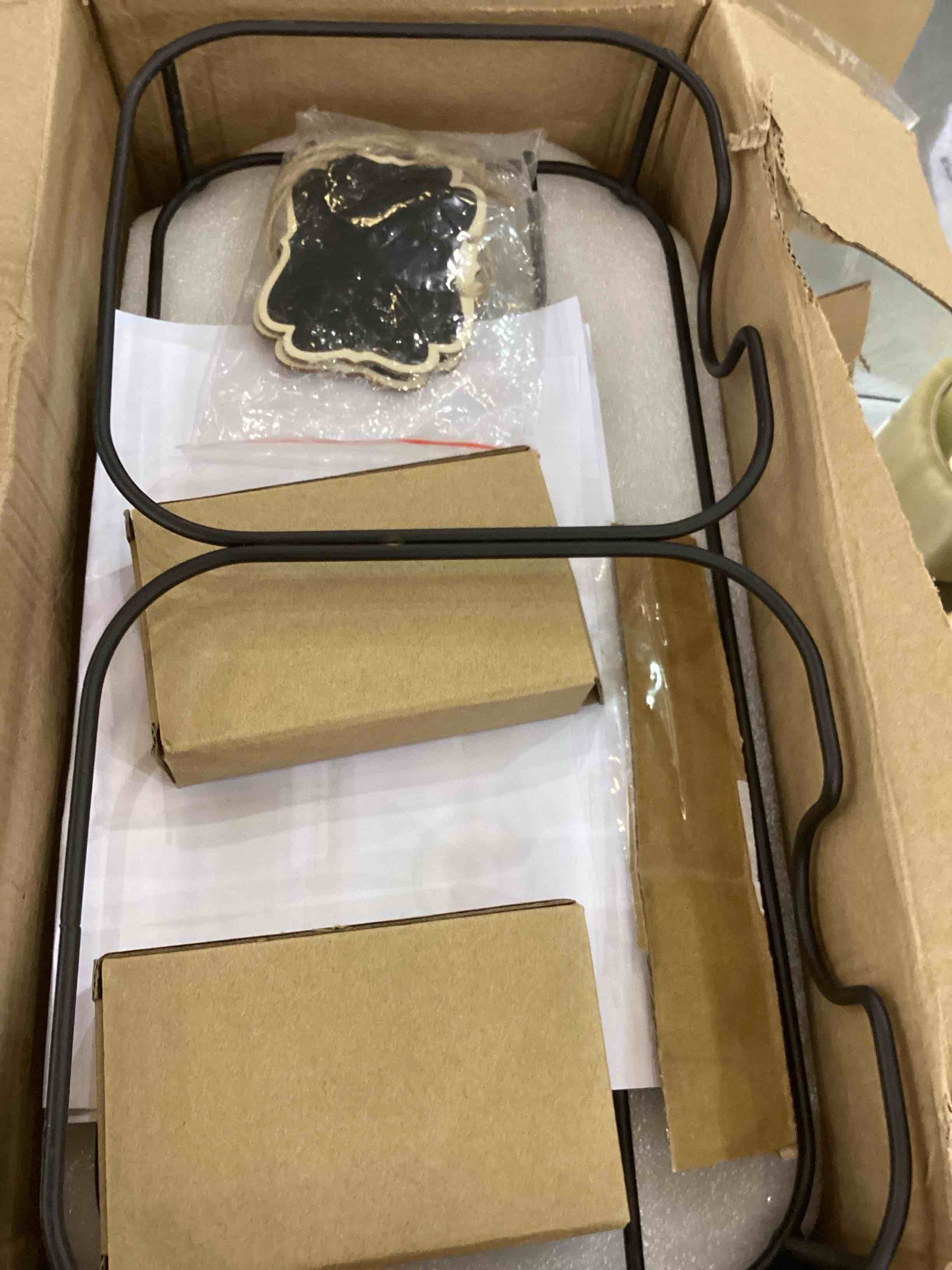 https://s3.amazonaws.com/lotting-images-prod/bidfta/EXS01111519_1704995475033.jpeg