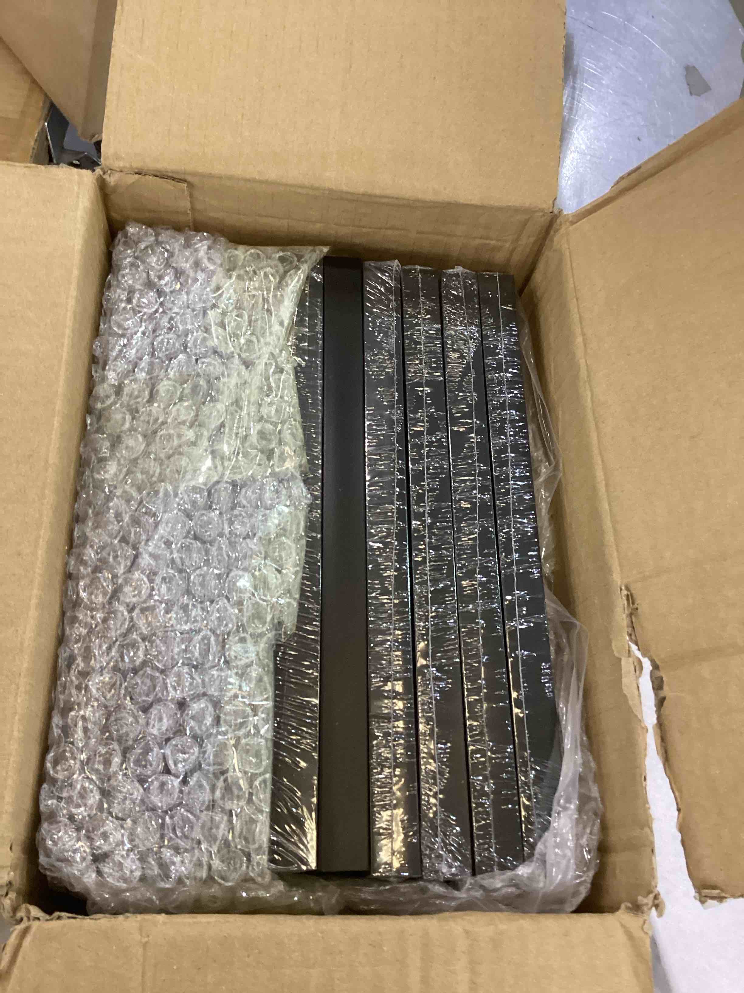 https://s3.amazonaws.com/lotting-images-prod/bidfta/EXS01111542_1704998576078.jpeg