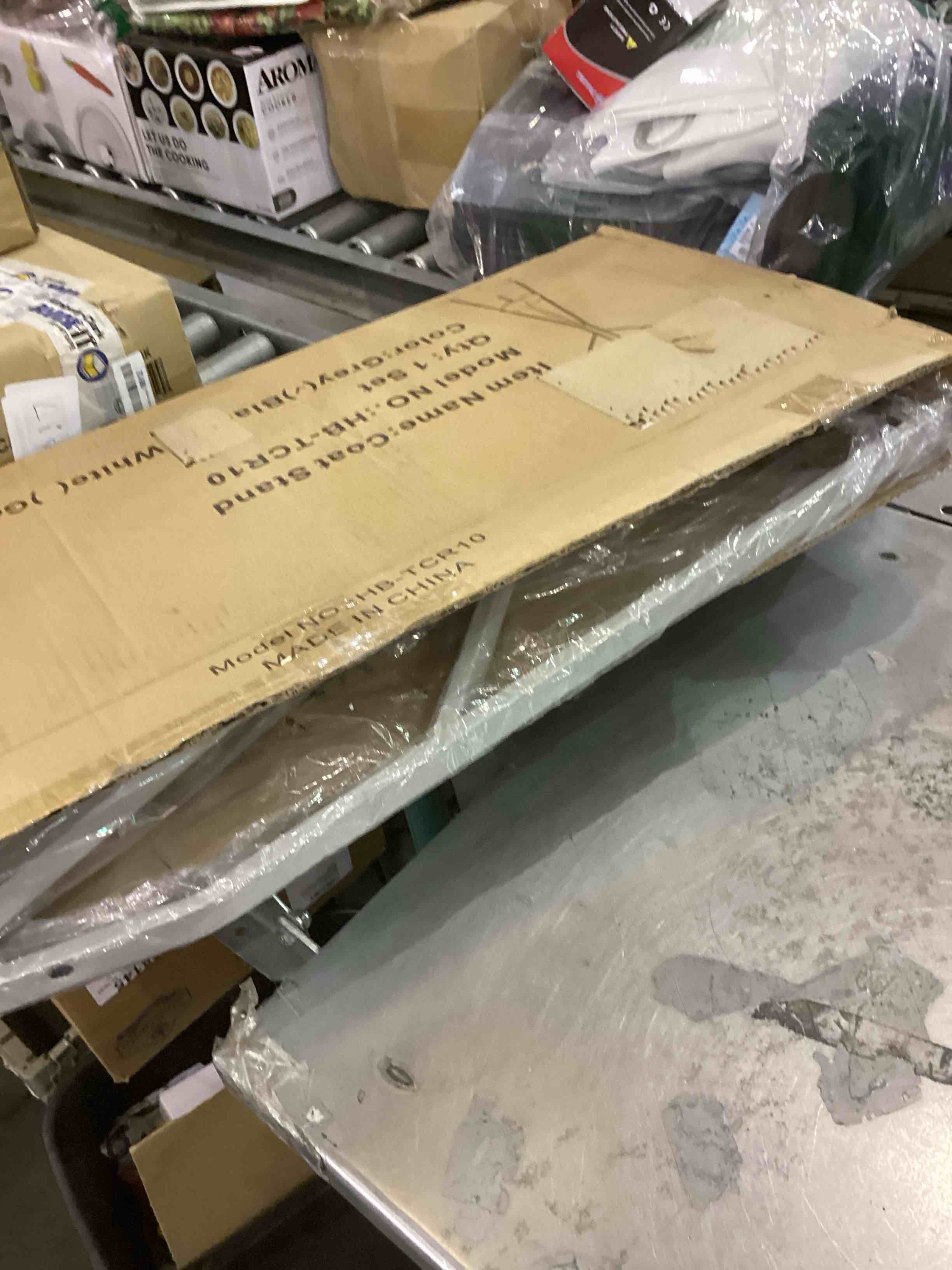 https://s3.amazonaws.com/lotting-images-prod/bidfta/EXS01111580_1705006204059.jpeg