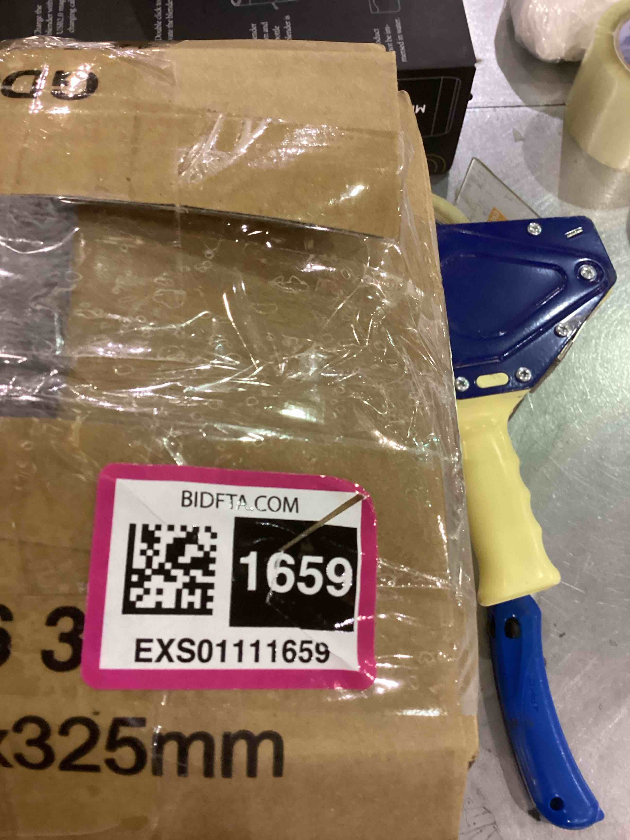 https://s3.amazonaws.com/lotting-images-prod/bidfta/EXS01111659_1705073387396.jpeg