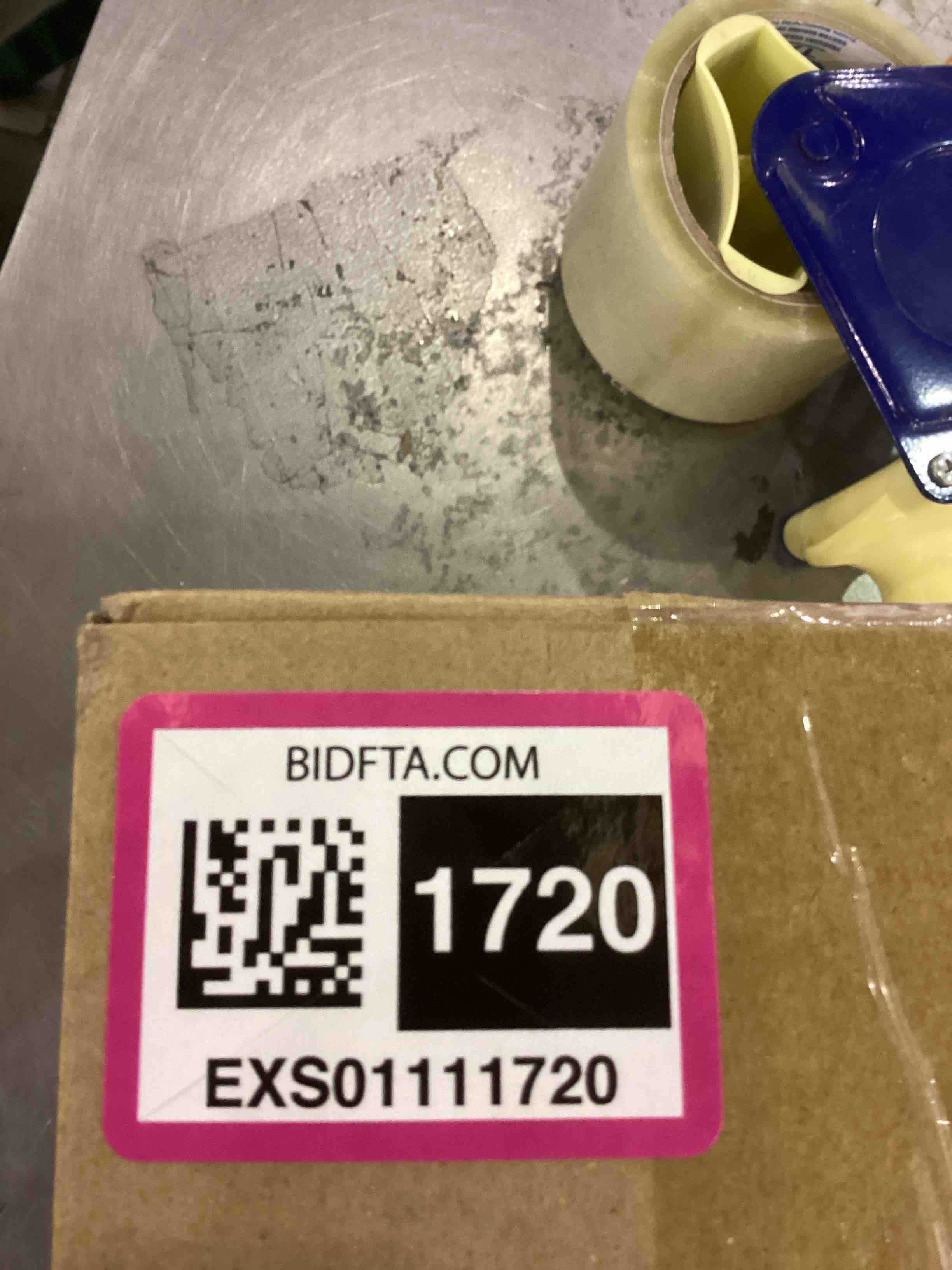 https://s3.amazonaws.com/lotting-images-prod/bidfta/EXS01111720_1705083689575.jpeg