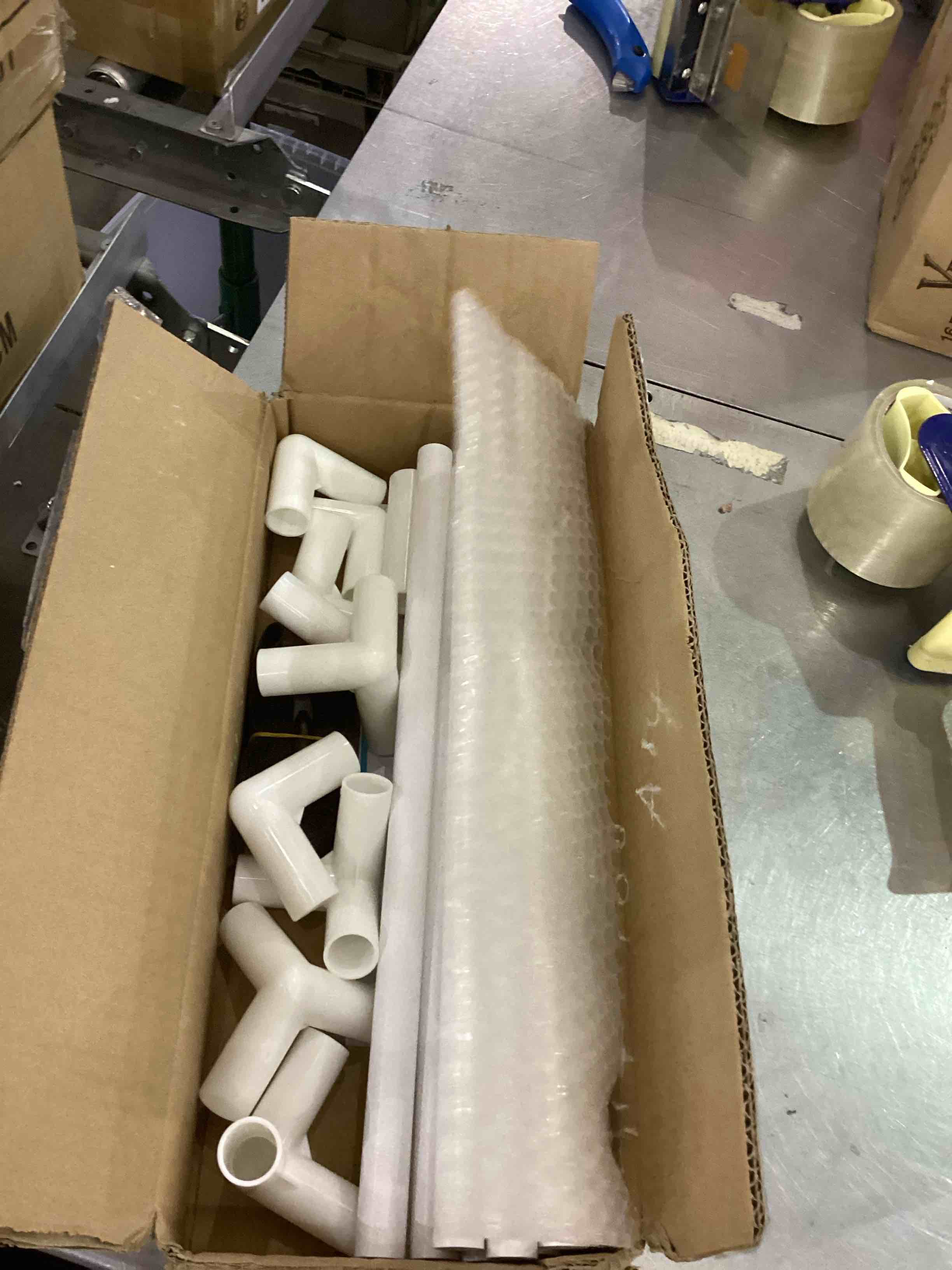 https://s3.amazonaws.com/lotting-images-prod/bidfta/EXS01111762_1705504972964.jpeg