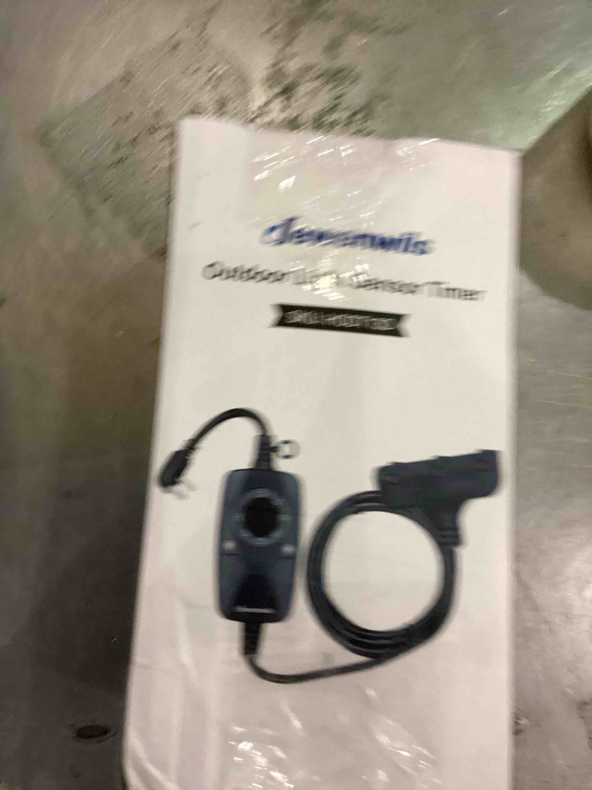 https://s3.amazonaws.com/lotting-images-prod/bidfta/EXS01111905_1705587631477.jpeg
