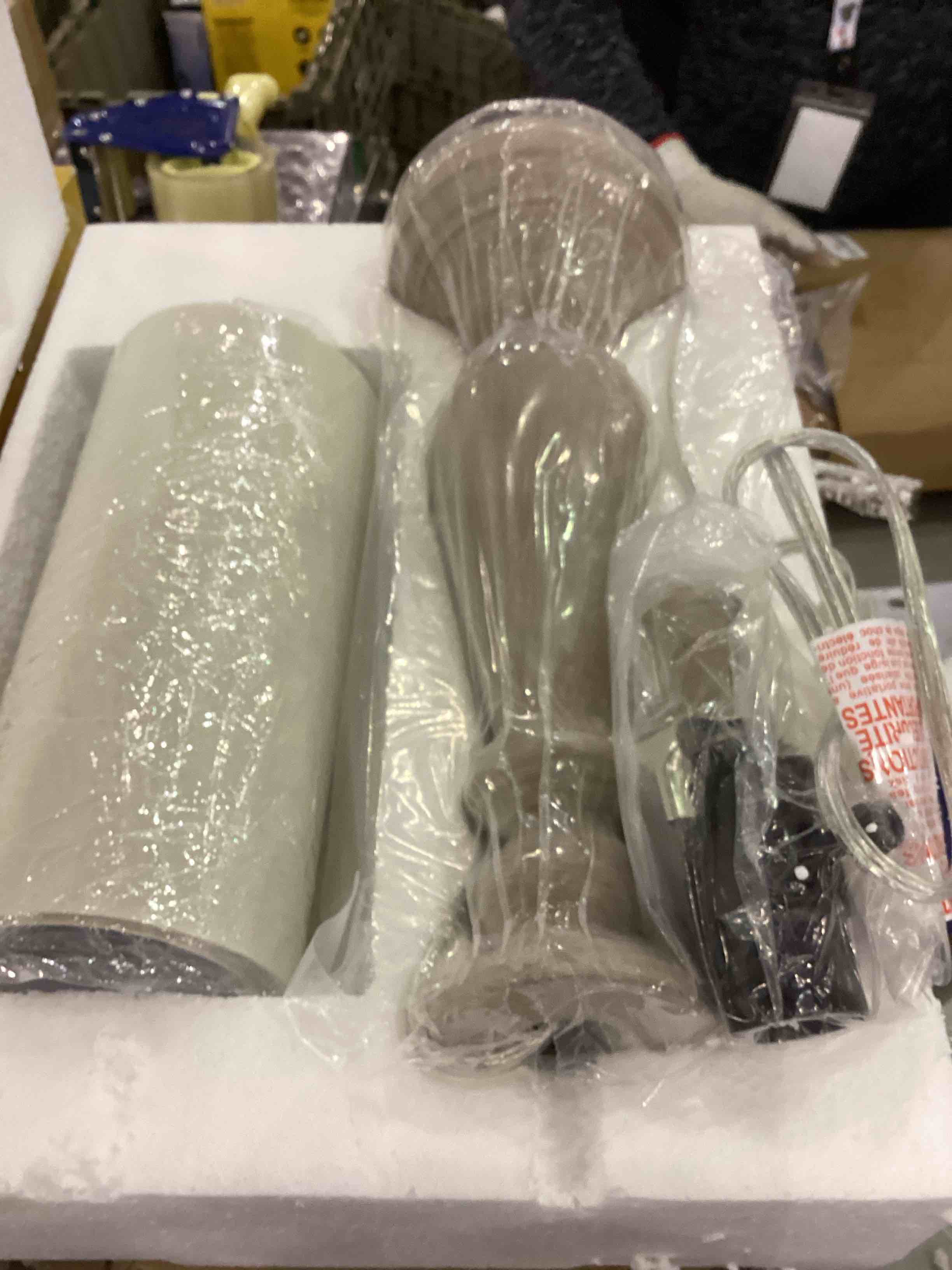 https://s3.amazonaws.com/lotting-images-prod/bidfta/EXS01111931_1705591106073.jpeg