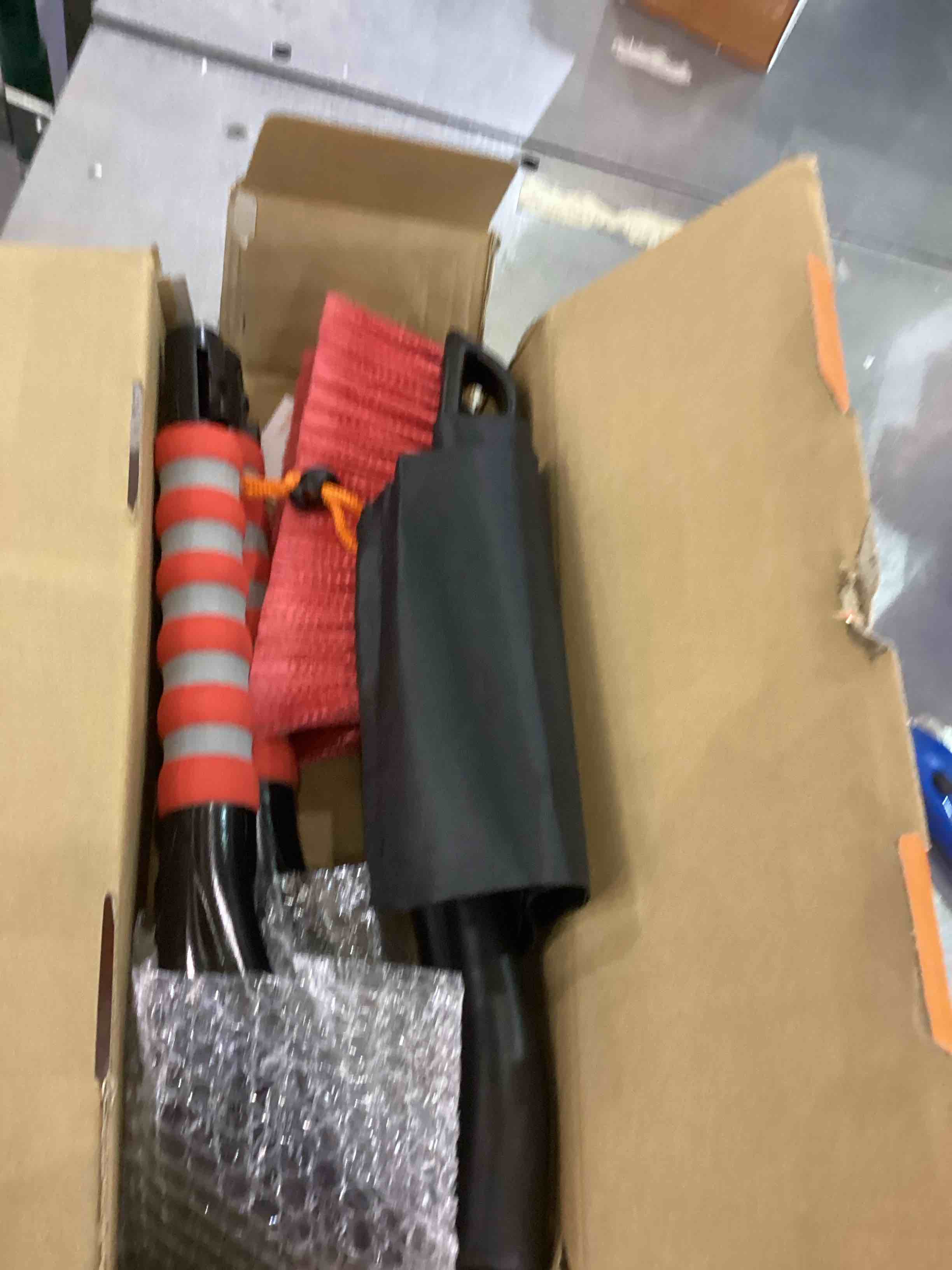 https://s3.amazonaws.com/lotting-images-prod/bidfta/EXS01111943_1705592912475.jpeg