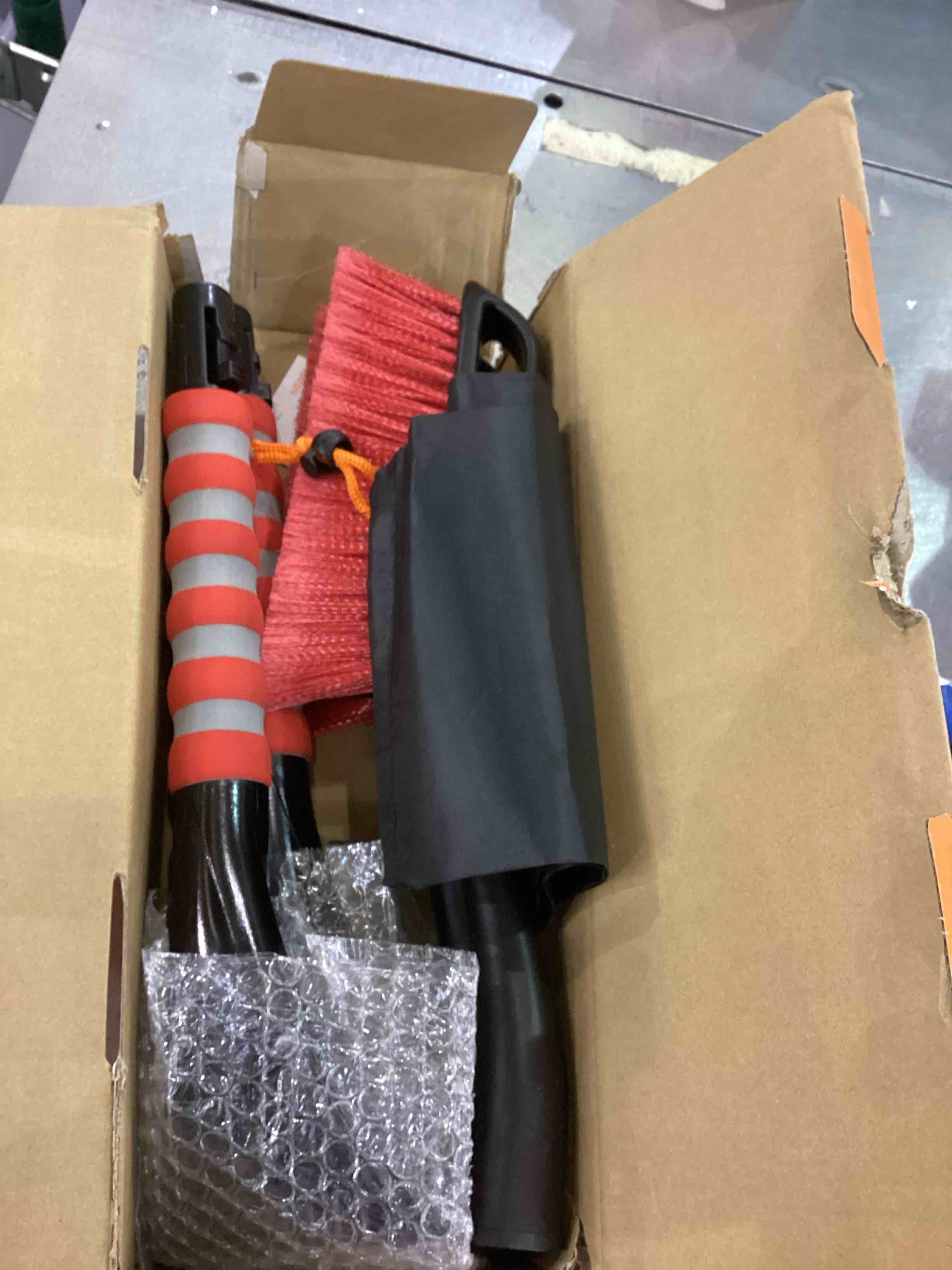 https://s3.amazonaws.com/lotting-images-prod/bidfta/EXS01111943_1705592913678.jpeg