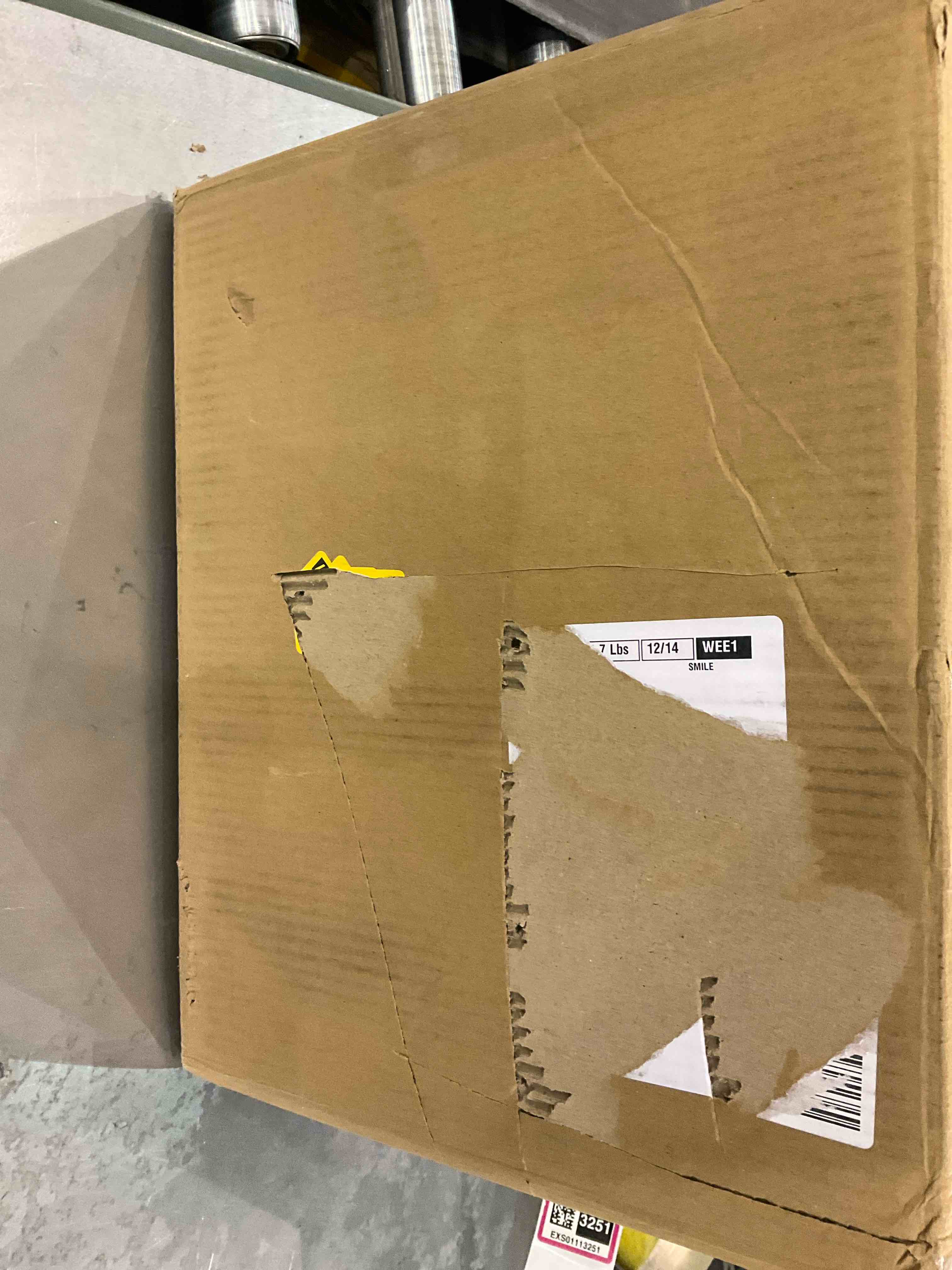 https://s3.amazonaws.com/lotting-images-prod/bidfta/EXS01113250_1706099615789.jpeg