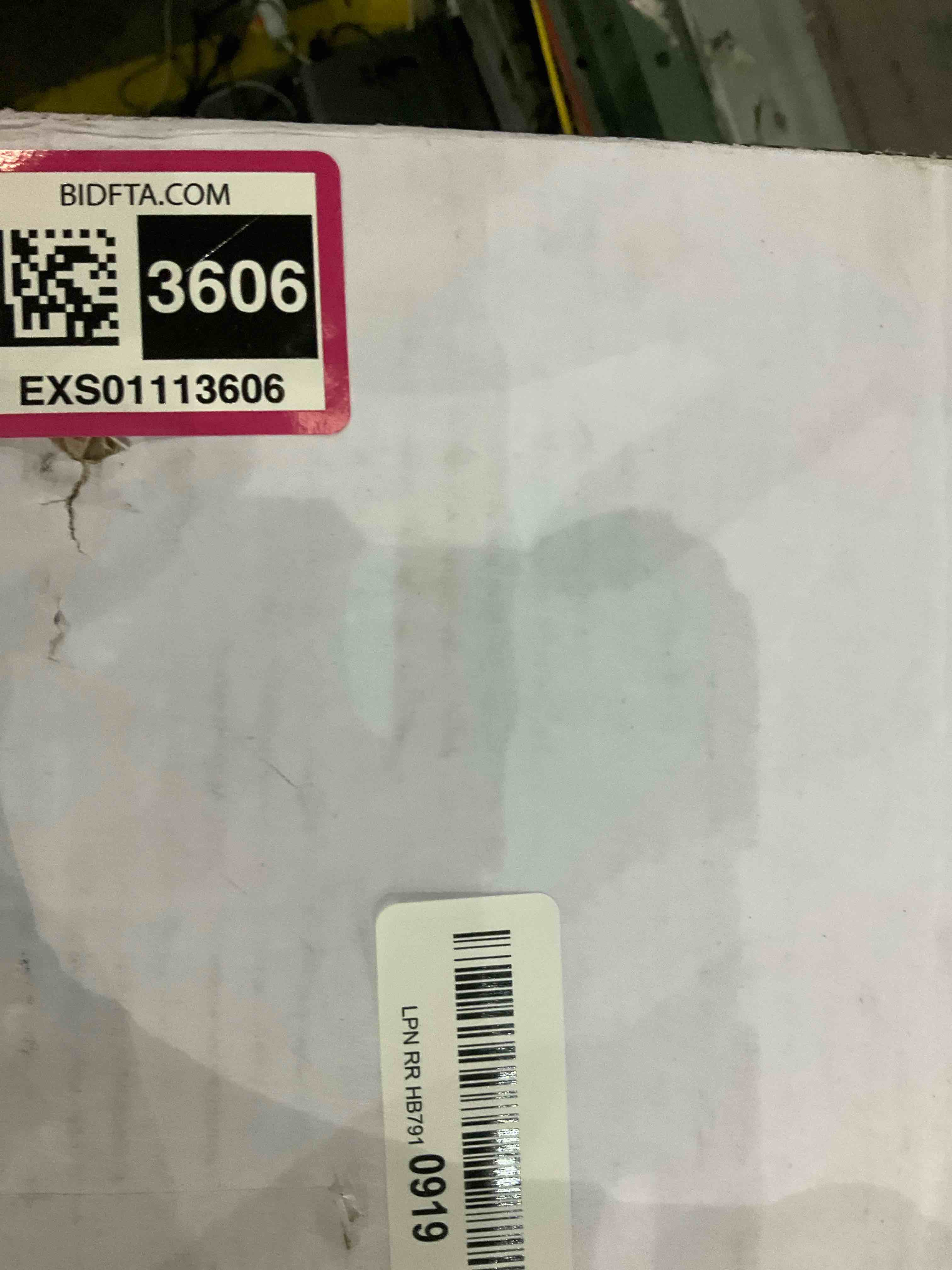 https://s3.amazonaws.com/lotting-images-prod/bidfta/EXS01113606_1705930257132.jpeg