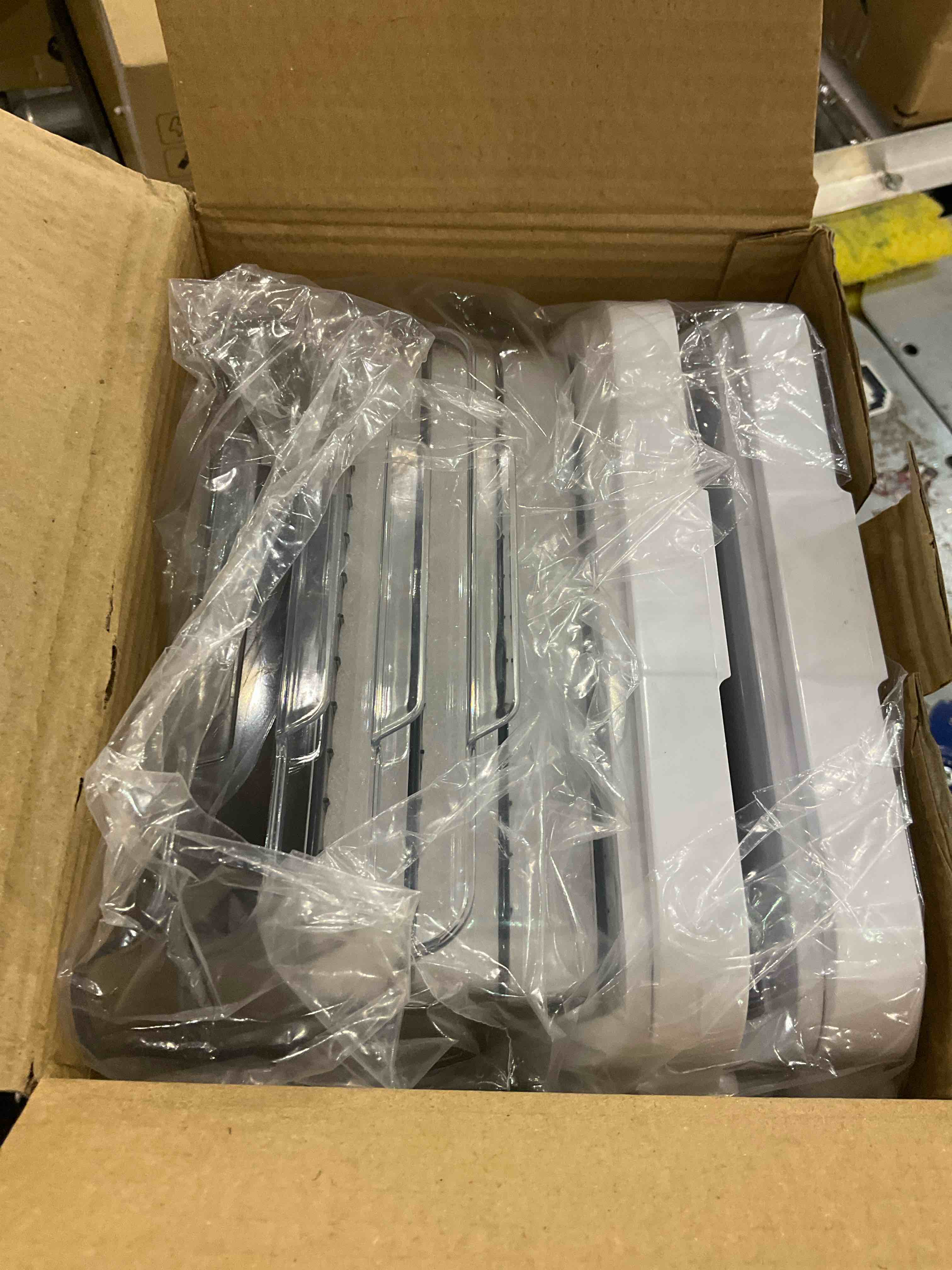 https://s3.amazonaws.com/lotting-images-prod/bidfta/EXS01115712_1705066395615.jpeg