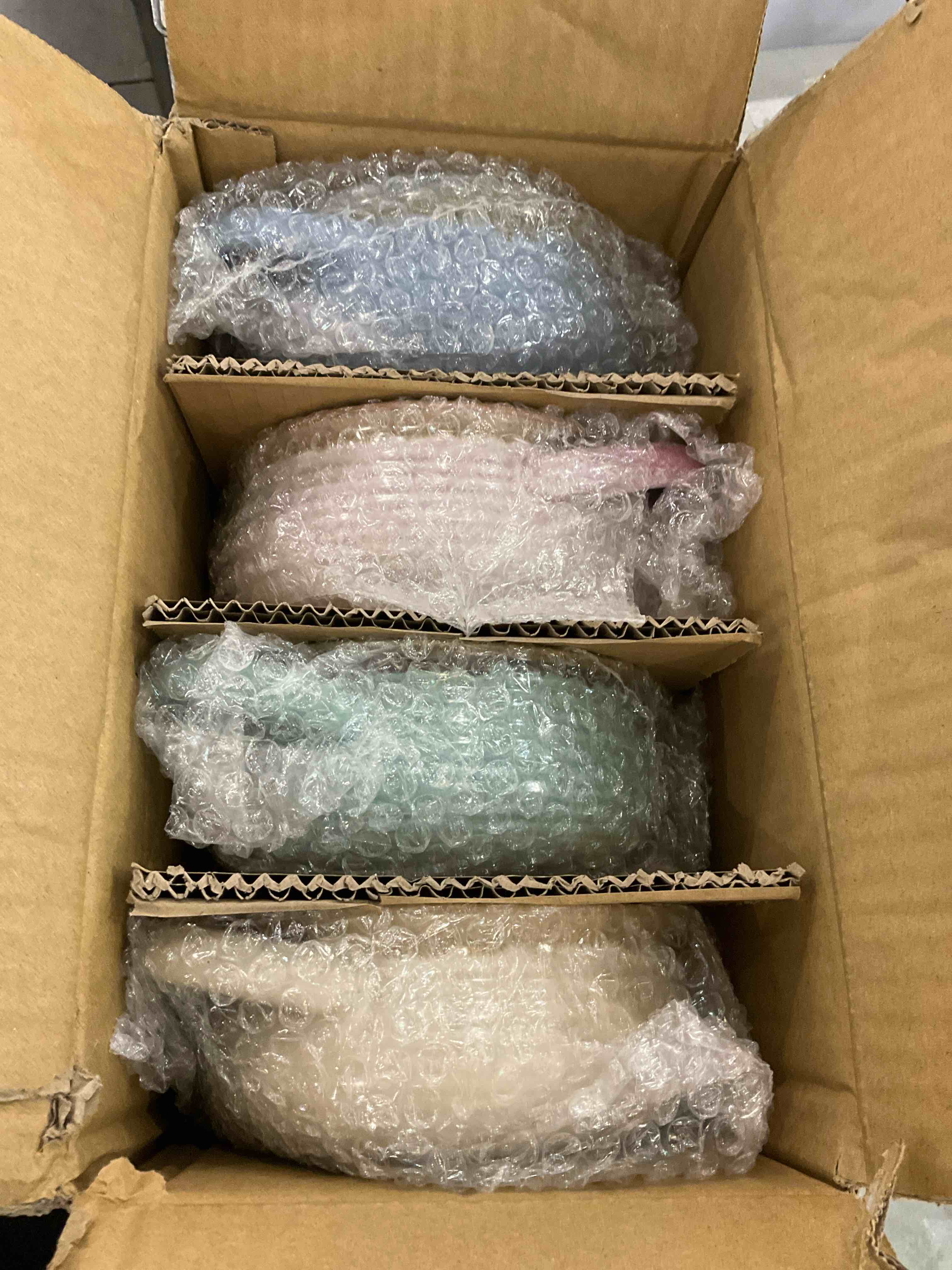 https://s3.amazonaws.com/lotting-images-prod/bidfta/EXS01115901_1705510440216.jpeg