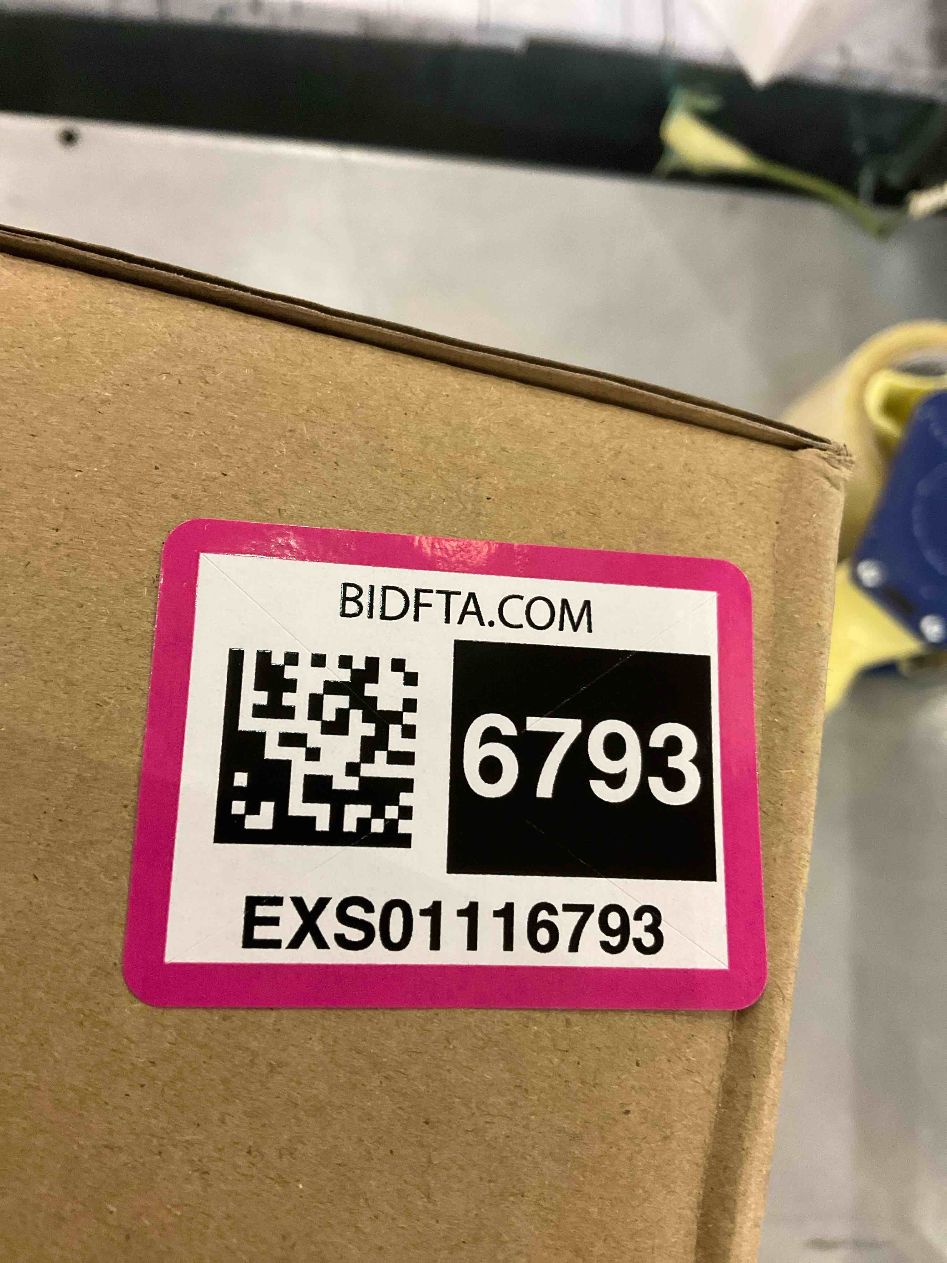 https://s3.amazonaws.com/lotting-images-prod/bidfta/EXS01116793_1705088030952.jpeg