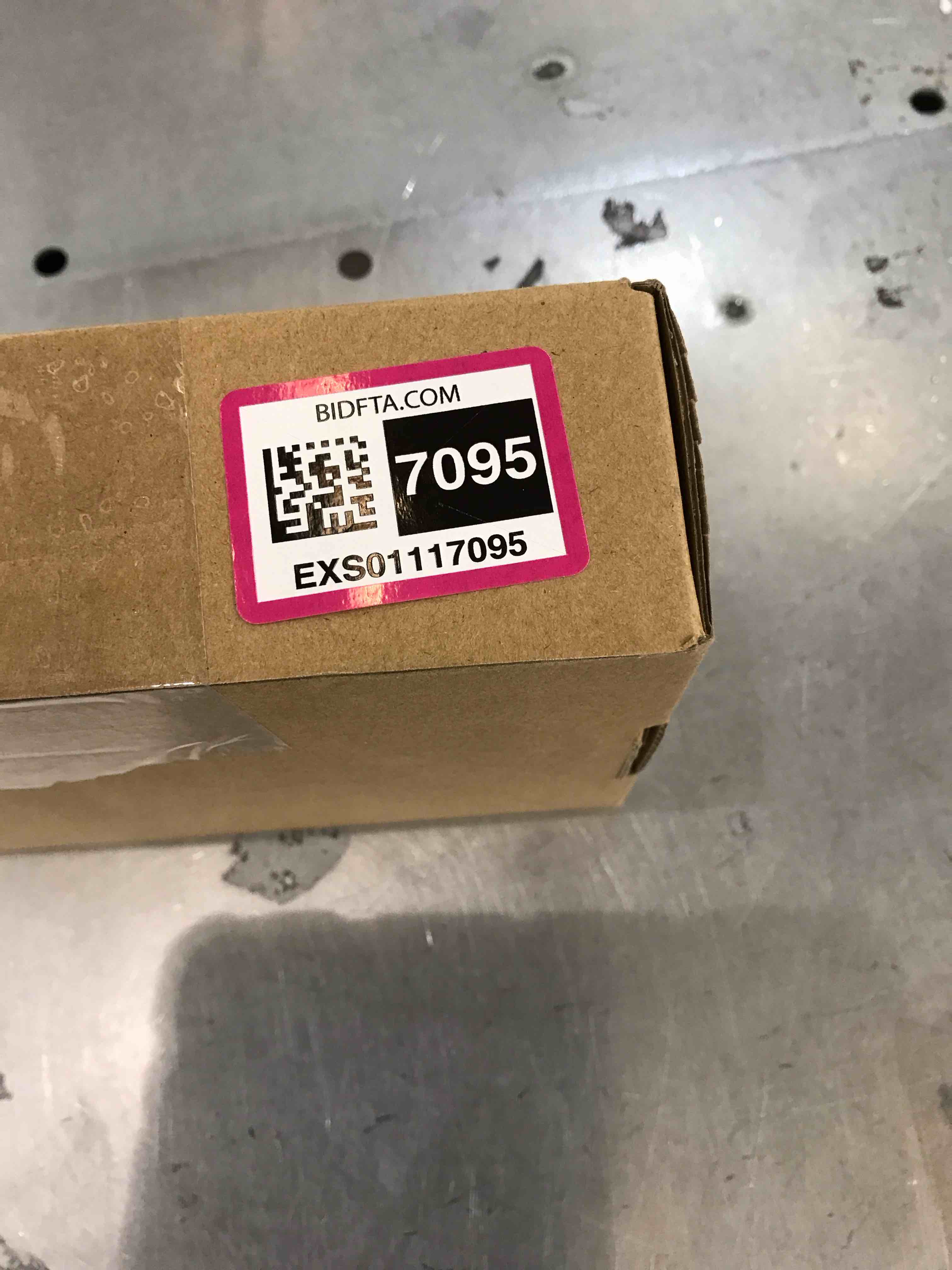 https://s3.amazonaws.com/lotting-images-prod/bidfta/EXS01117095_1705954650314.jpeg
