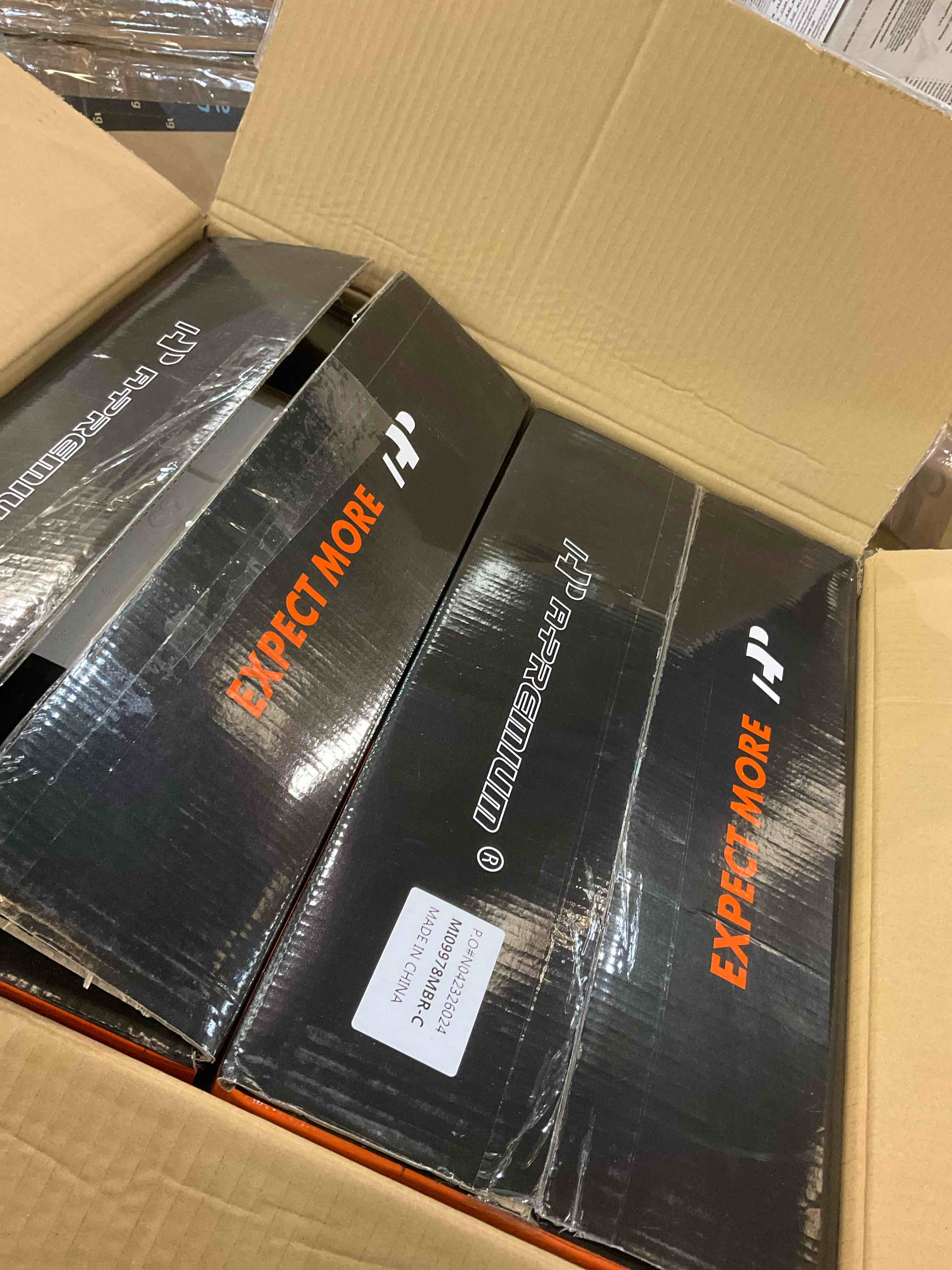 https://s3.amazonaws.com/lotting-images-prod/bidfta/EXS01117632_1704909791310.jpeg