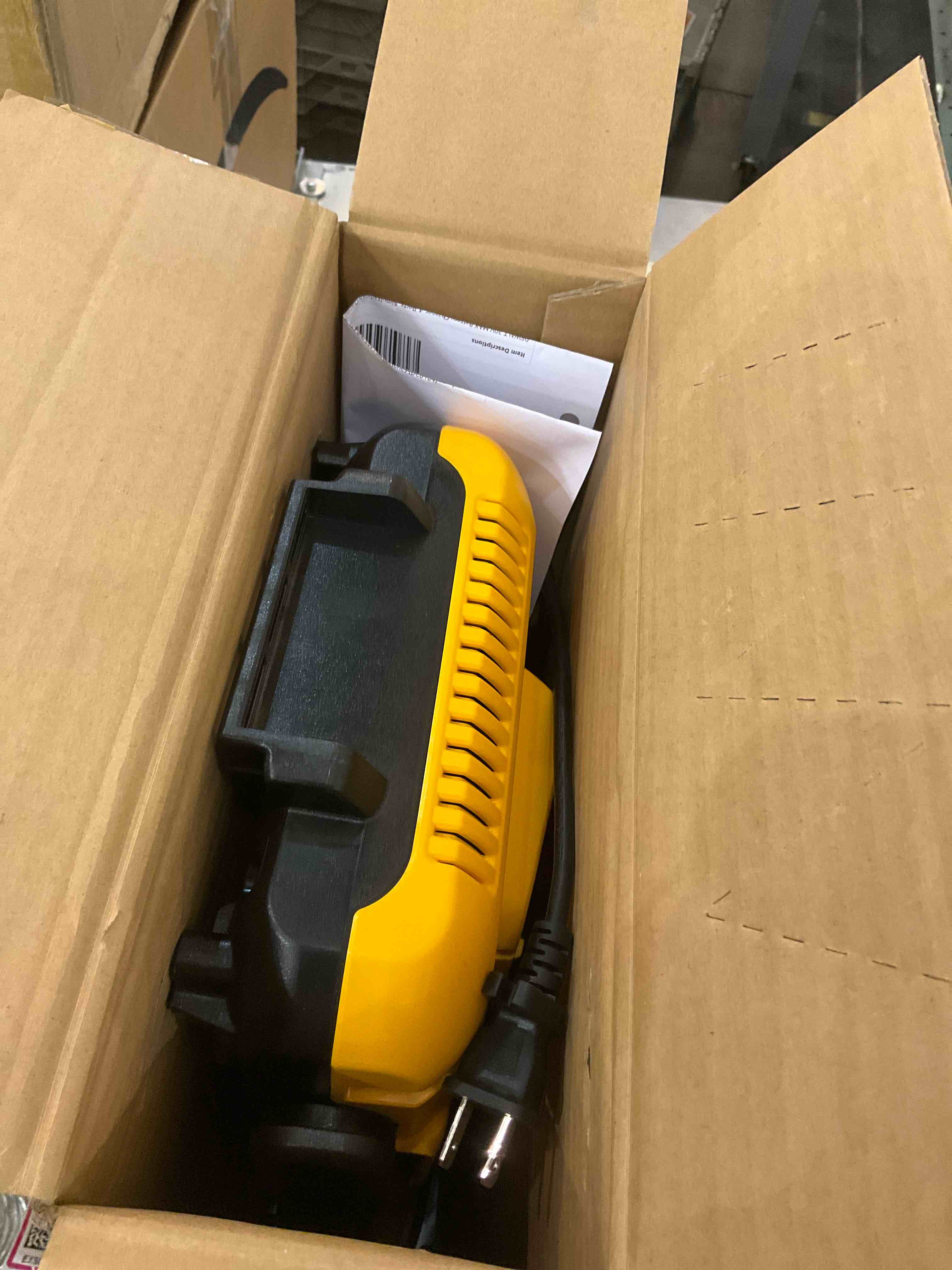 https://s3.amazonaws.com/lotting-images-prod/bidfta/EXS01117643_1704911475816.jpeg