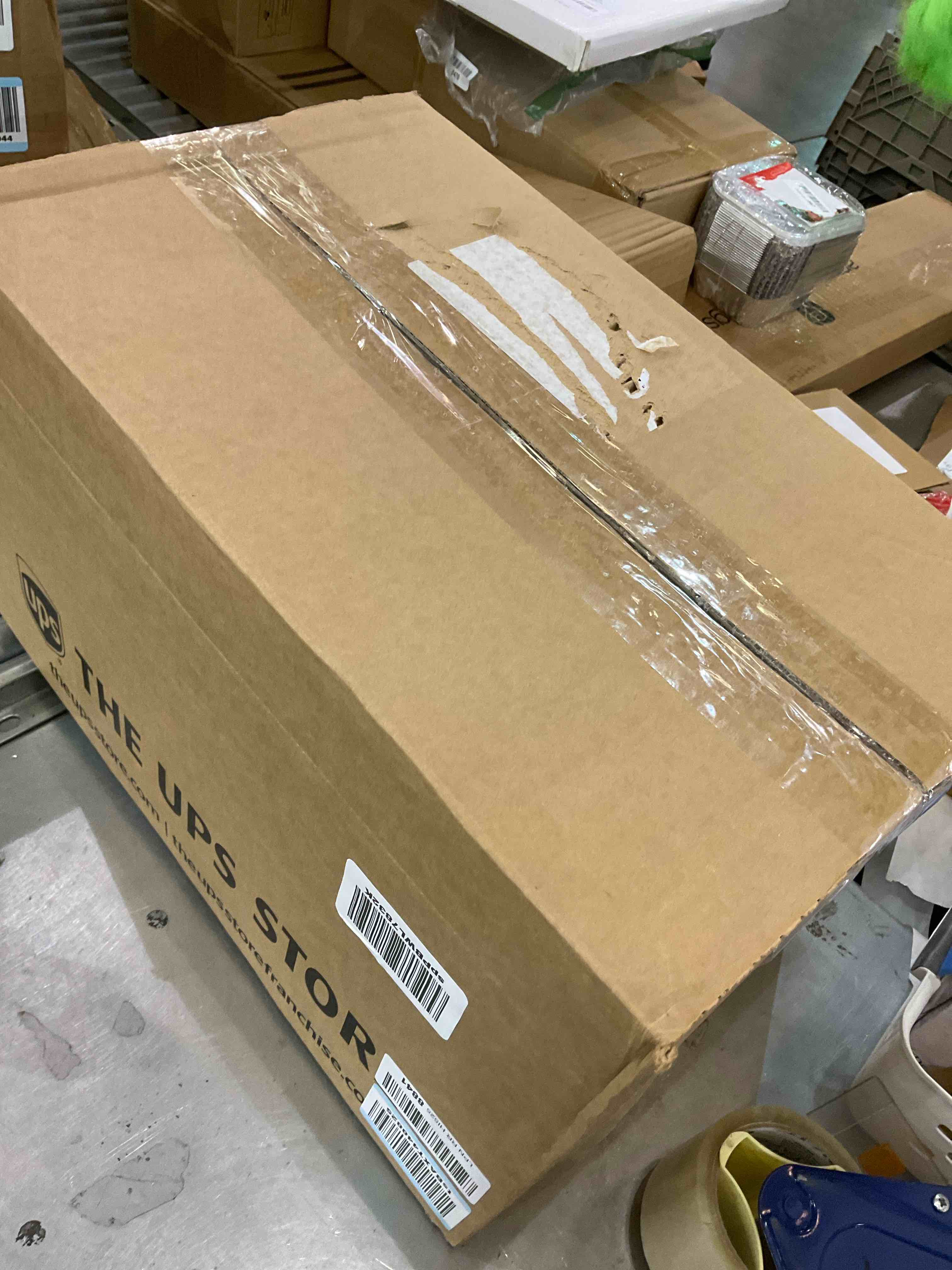 https://s3.amazonaws.com/lotting-images-prod/bidfta/EXS01117653_1704914630860.jpeg