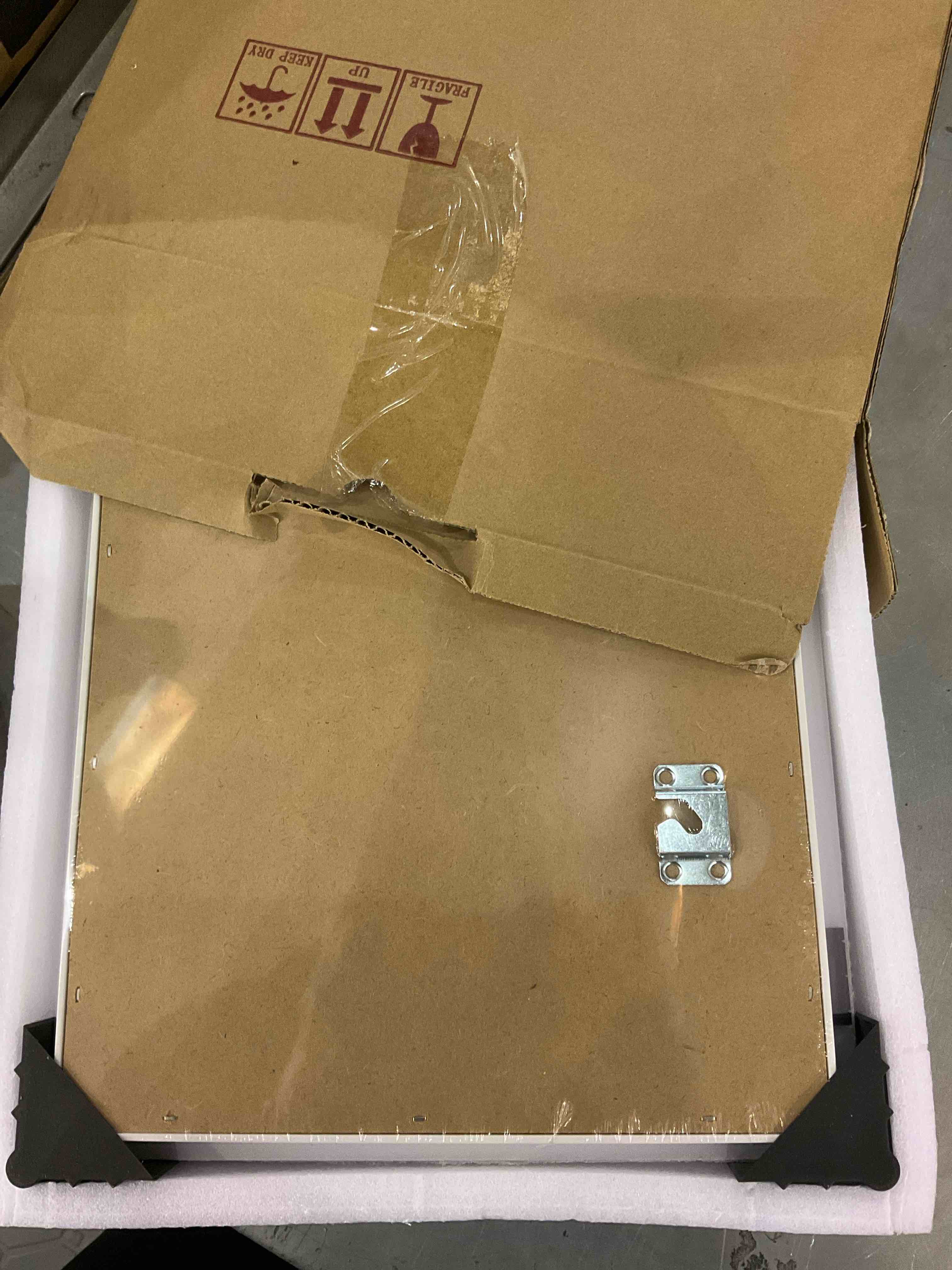 https://s3.amazonaws.com/lotting-images-prod/bidfta/EXS01117759_1704983894758.jpeg
