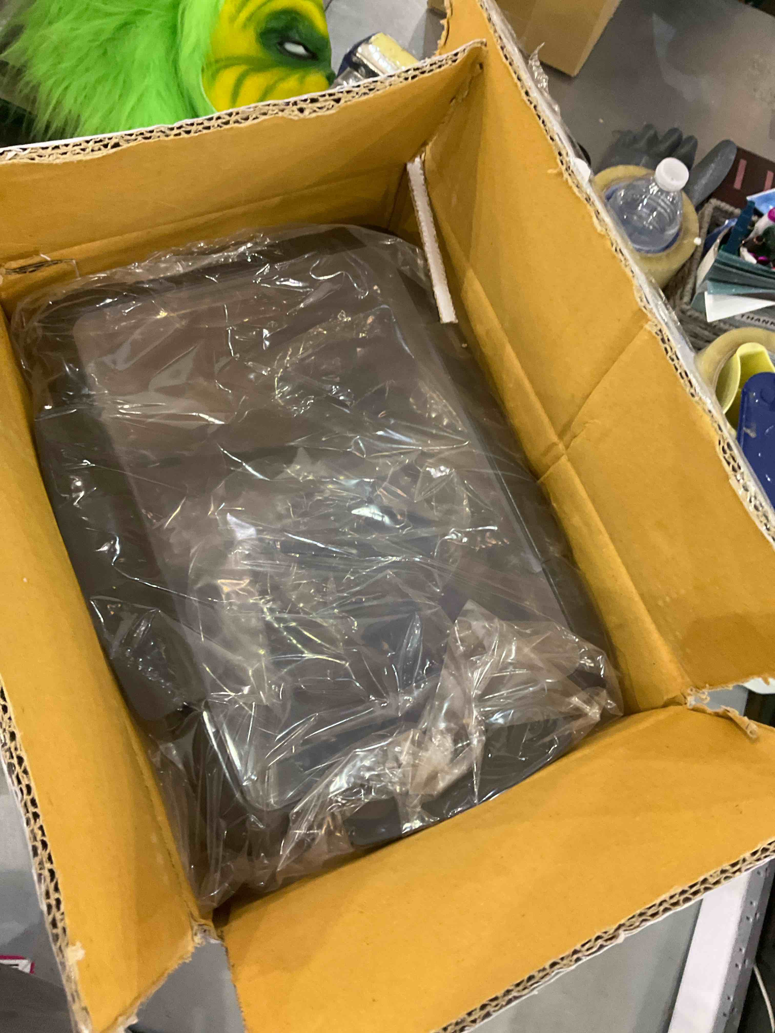 https://s3.amazonaws.com/lotting-images-prod/bidfta/EXS01117760_1704983976806.jpeg