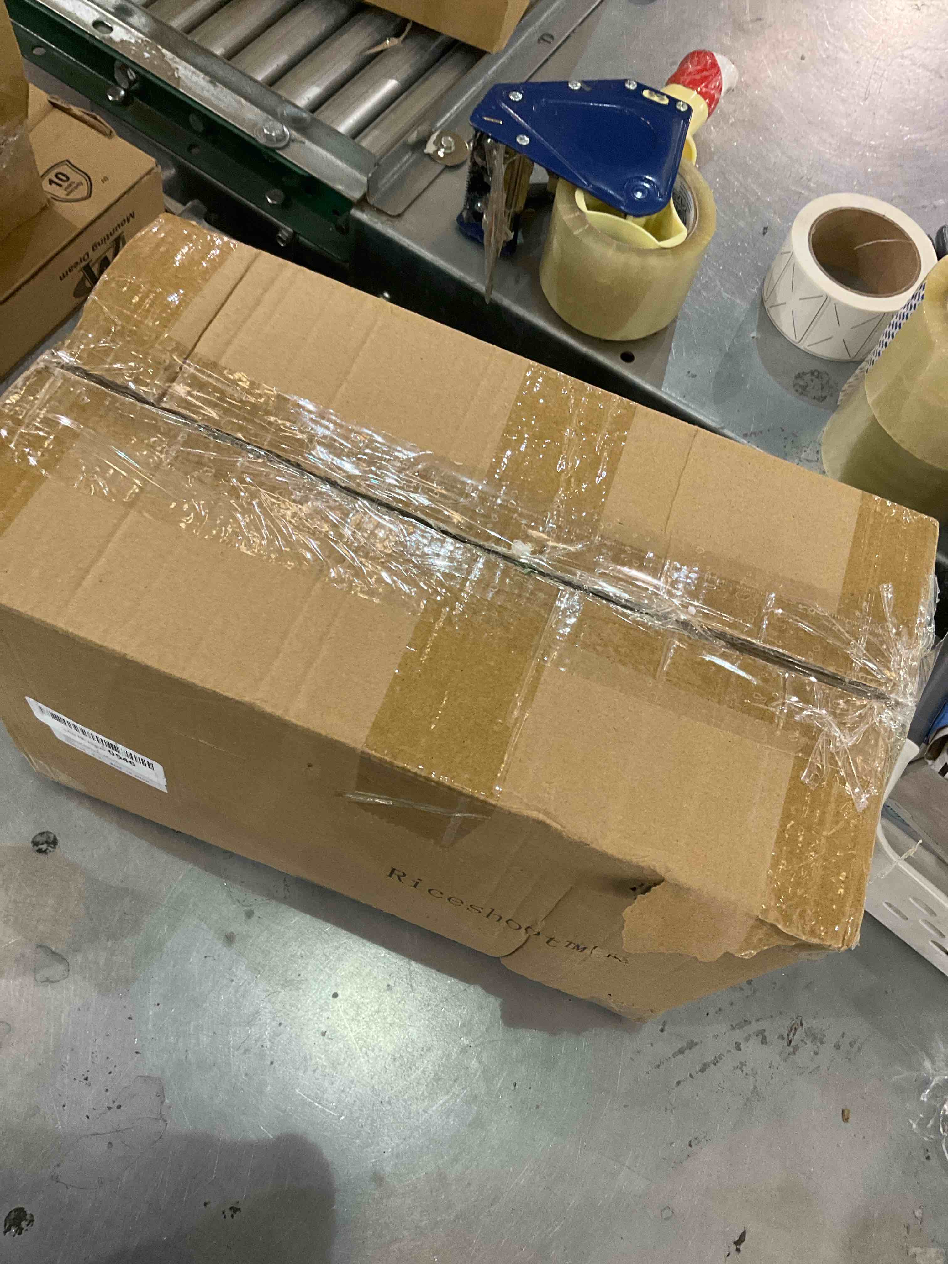 https://s3.amazonaws.com/lotting-images-prod/bidfta/EXS01117805_1704988435593.jpeg